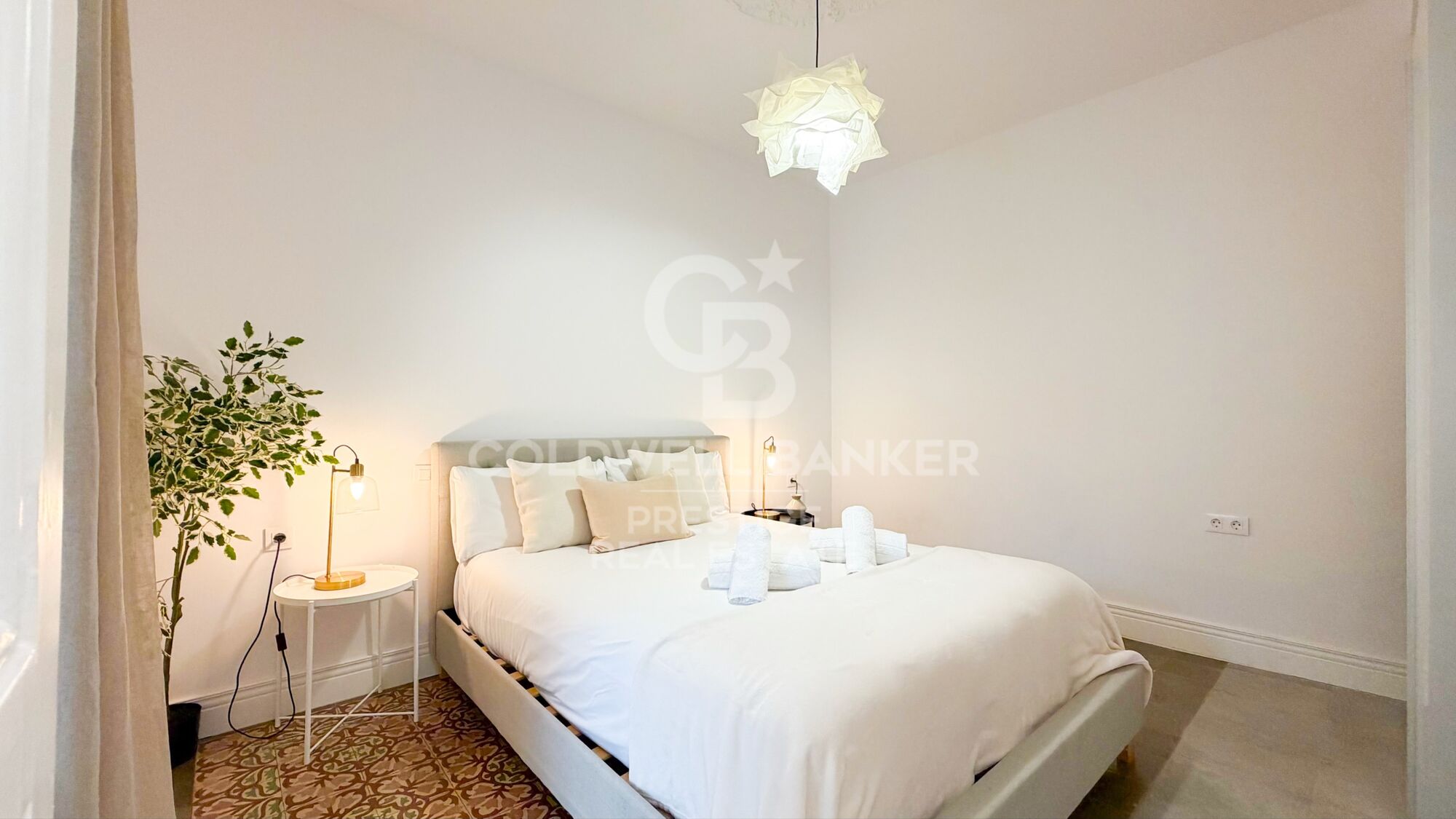 Appartement avec sols d'origine et plafond à voûte catalane dans l'Eixample, Barcelone