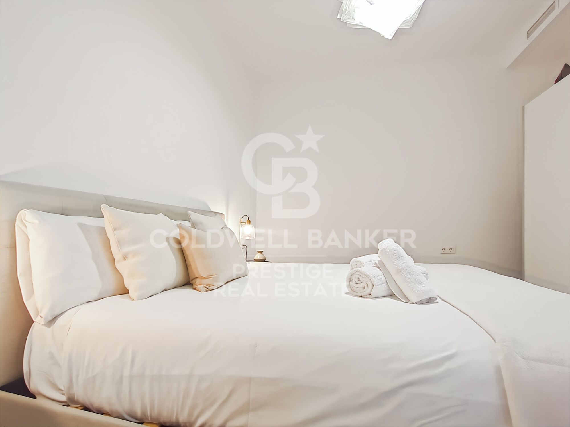 Apartment with original floors and Catalan vaulted ceiling in Eixample, Barcelona