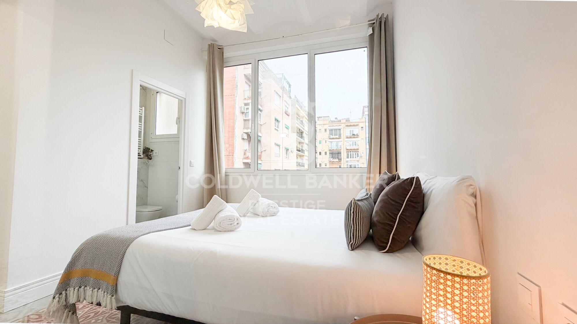 Piso con suelos originales y volta catalana en El Eixample, Barcelona