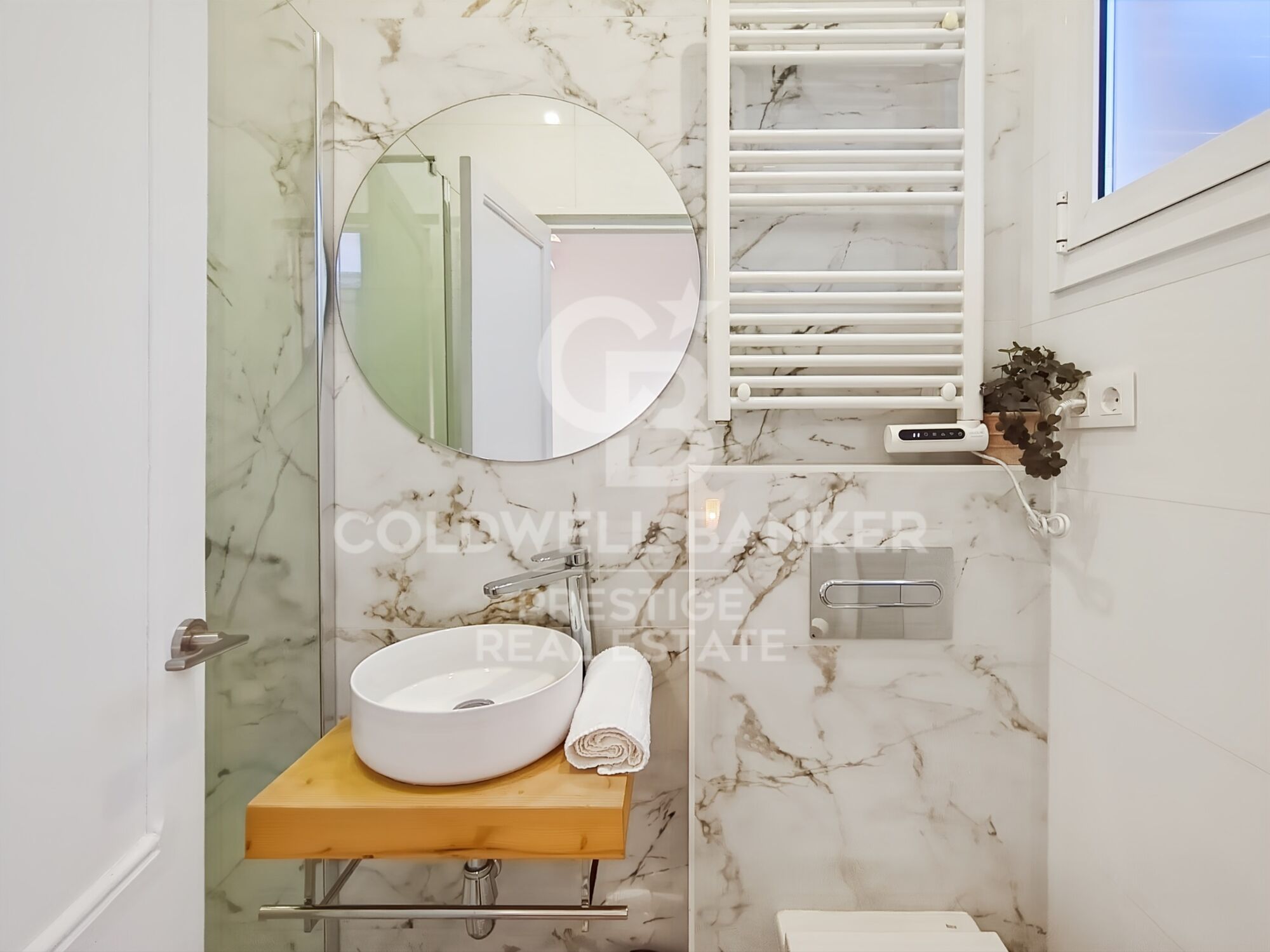Apartment with original floors and Catalan vaulted ceiling in Eixample, Barcelona