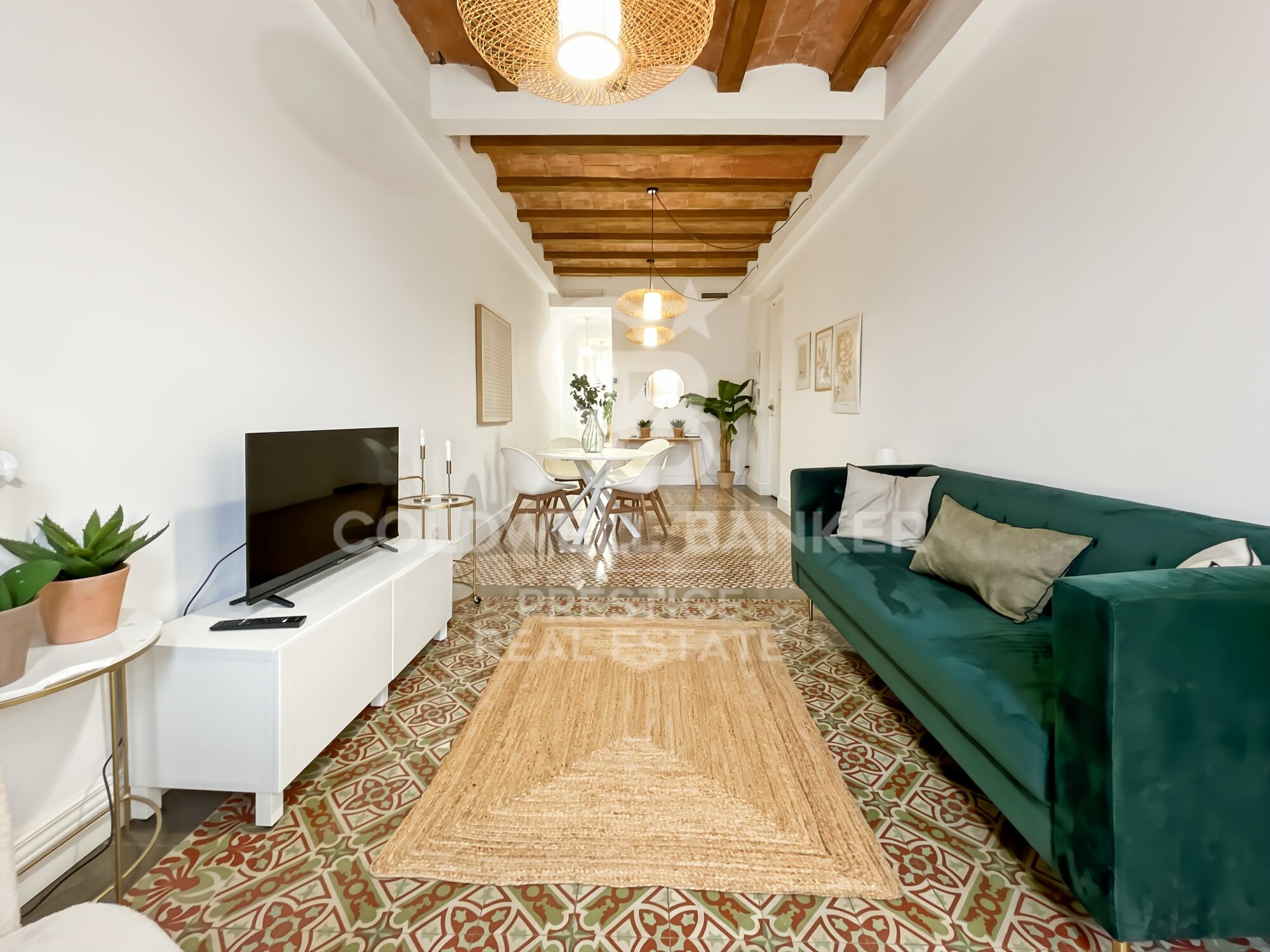 Piso con suelos originales y volta catalana en El Eixample, Barcelona