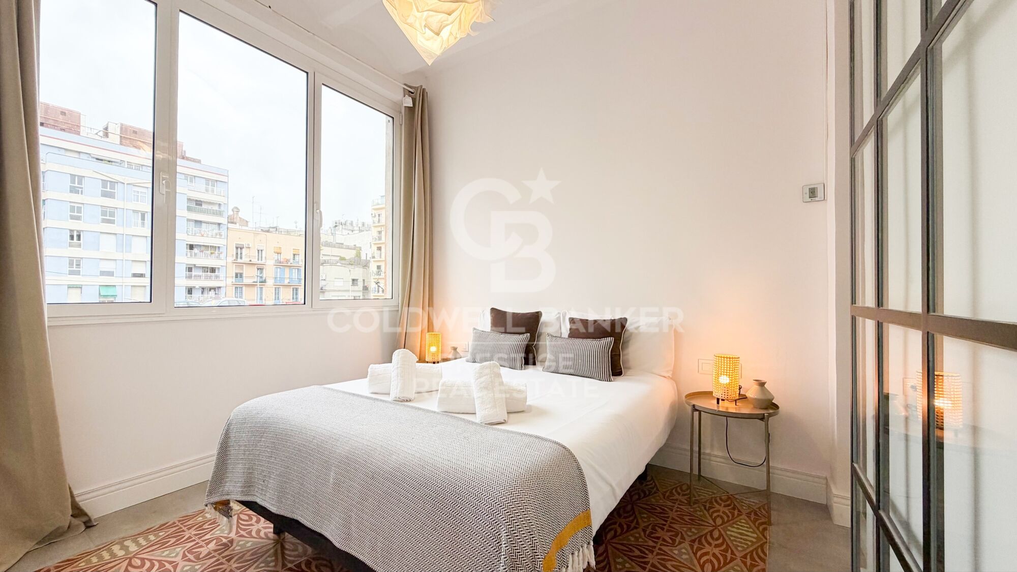 Appartement avec sols d'origine et plafond à voûte catalane dans l'Eixample, Barcelone
