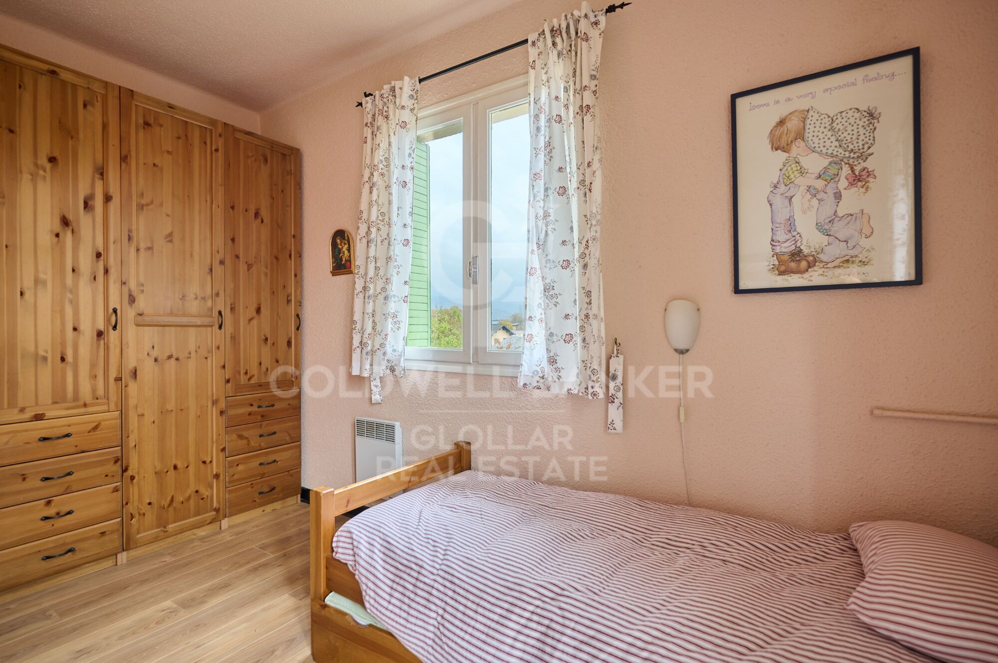 Luminoso apartamento esquinero en el centro de Bourg-Madame