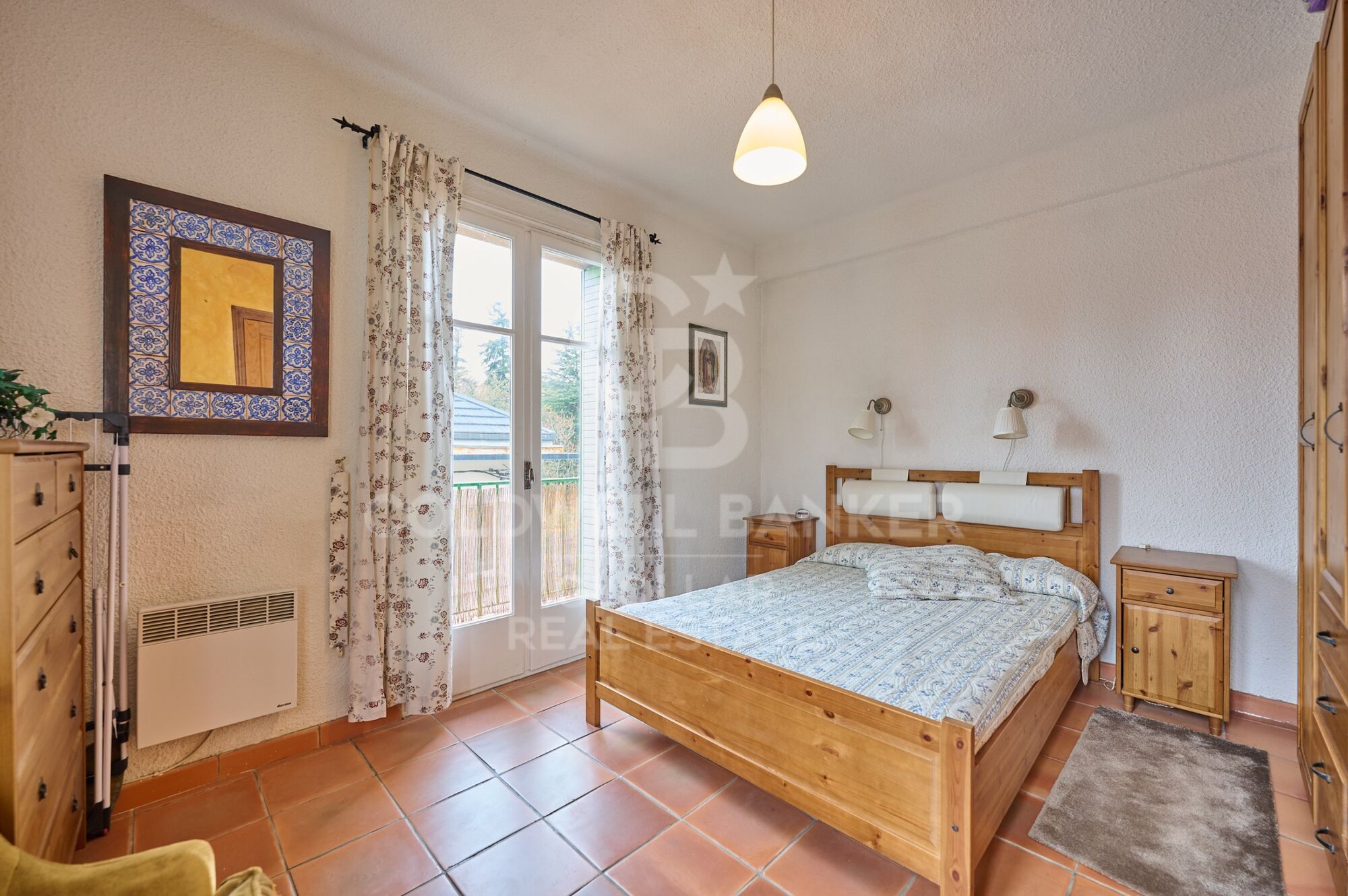 Luminoso apartamento esquinero en el centro de Bourg-Madame