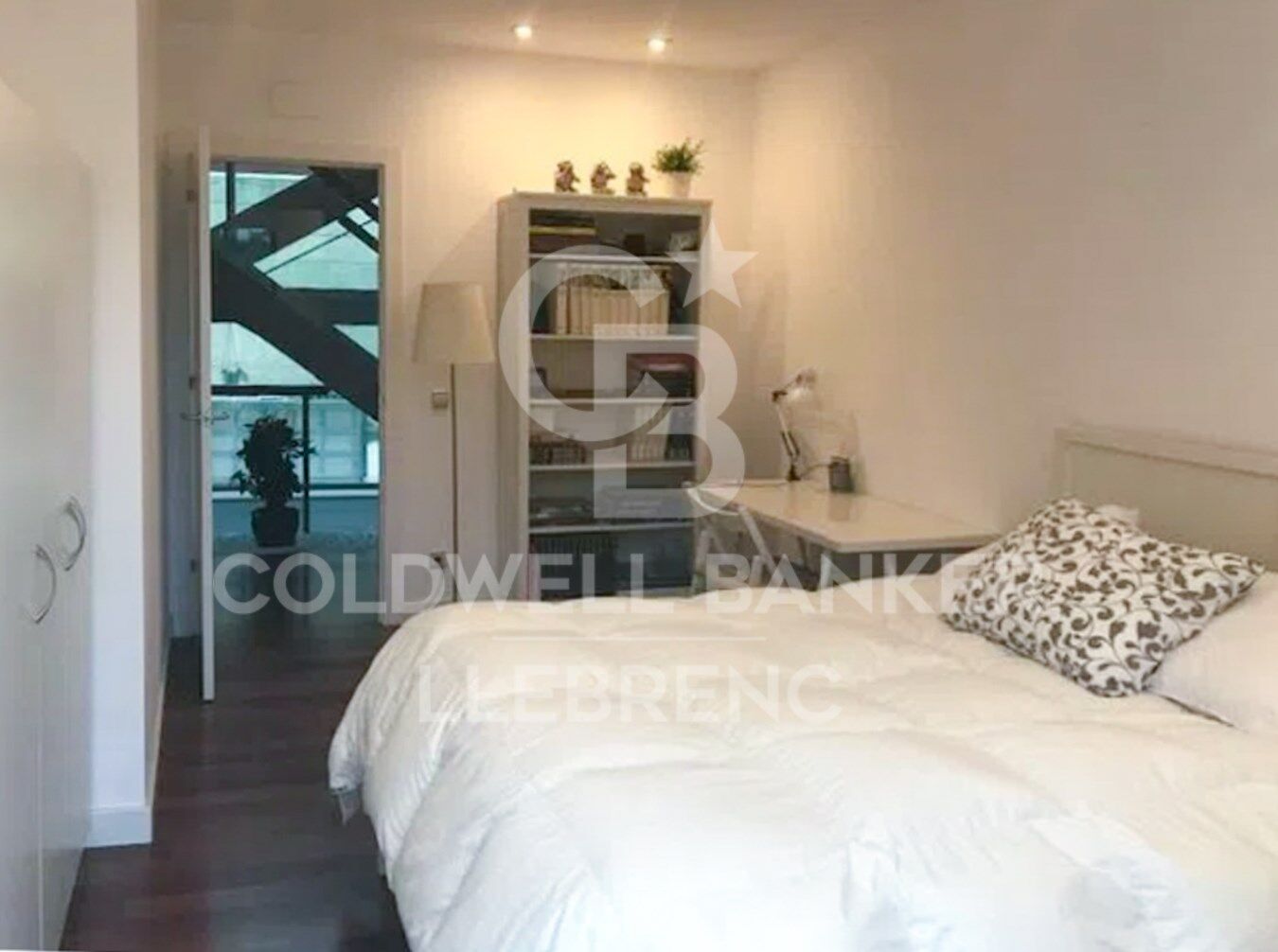 Maison merveilleuse, super lumineuse avec un jardin dans un environnement privilégié