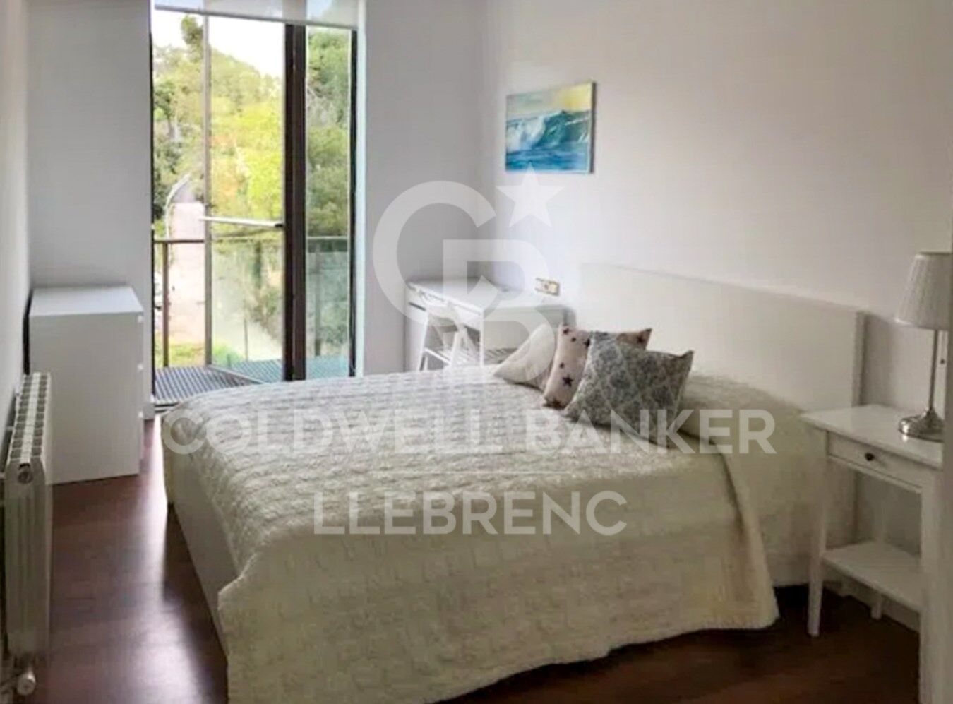 Maison merveilleuse, super lumineuse avec un jardin dans un environnement privilégié