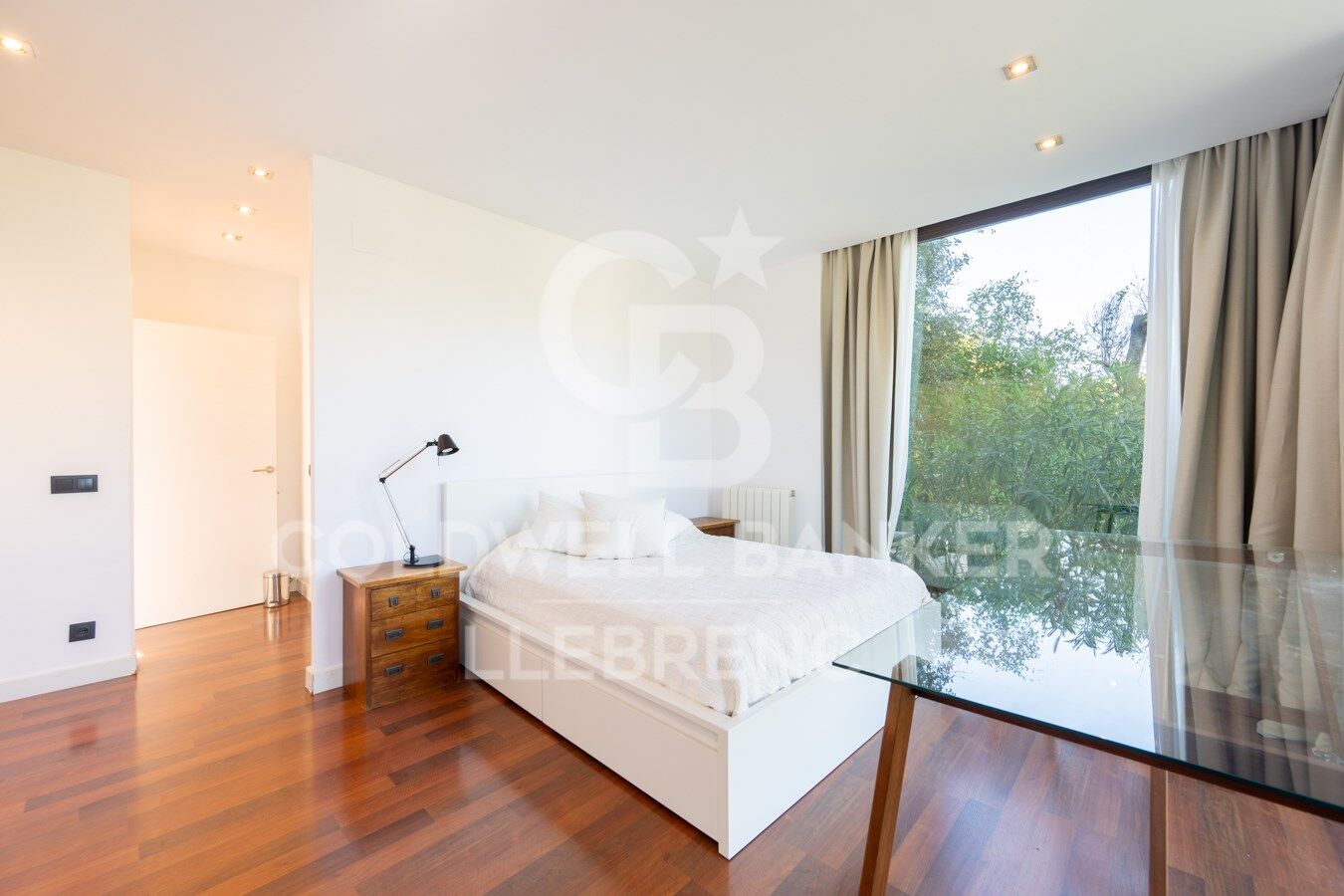 Maison merveilleuse, super lumineuse avec un jardin dans un environnement privilégié