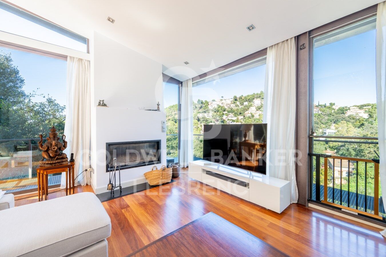 Maison merveilleuse, super lumineuse avec un jardin dans un environnement privilégié