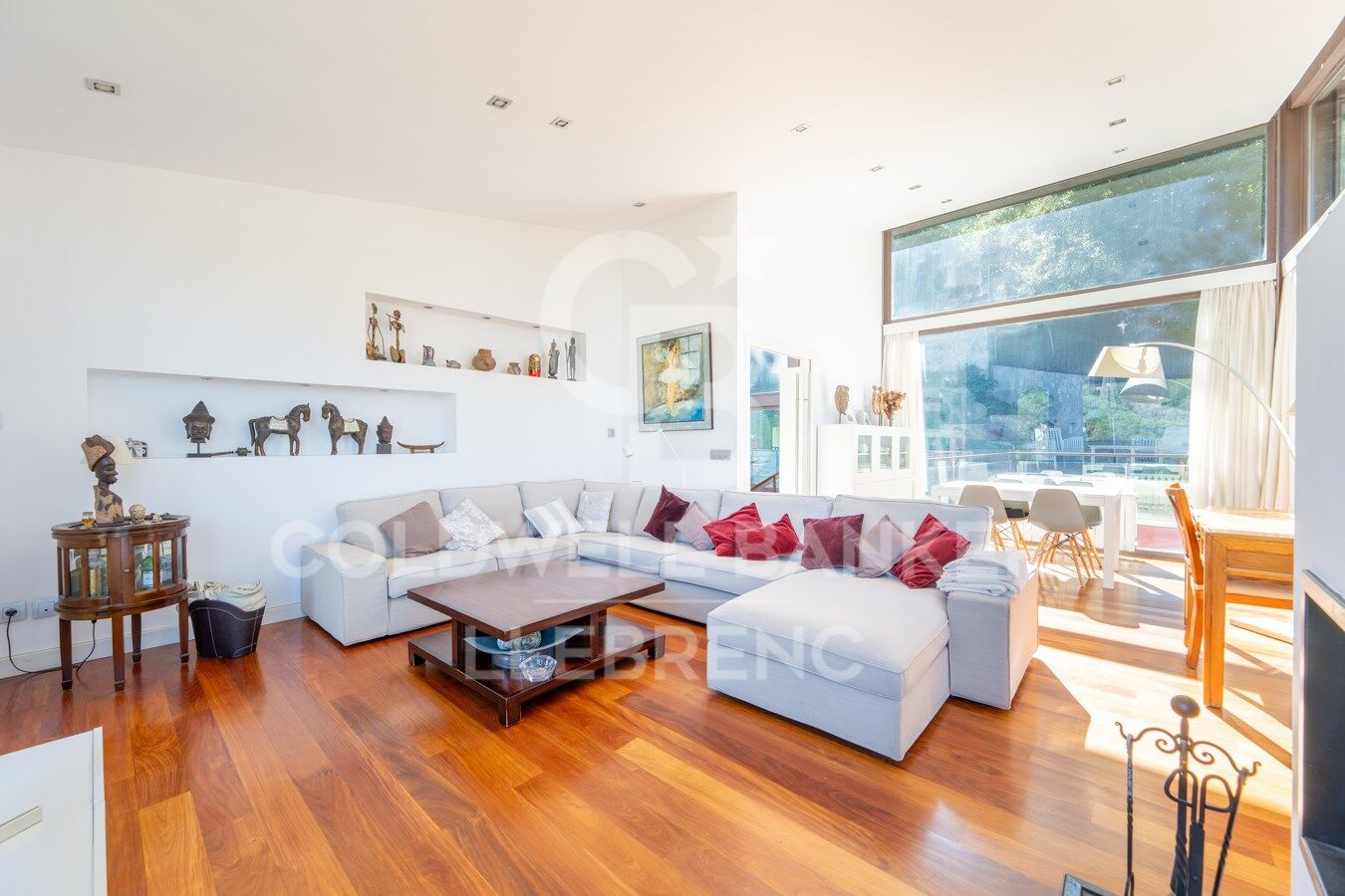 Maison merveilleuse, super lumineuse avec un jardin dans un environnement privilégié