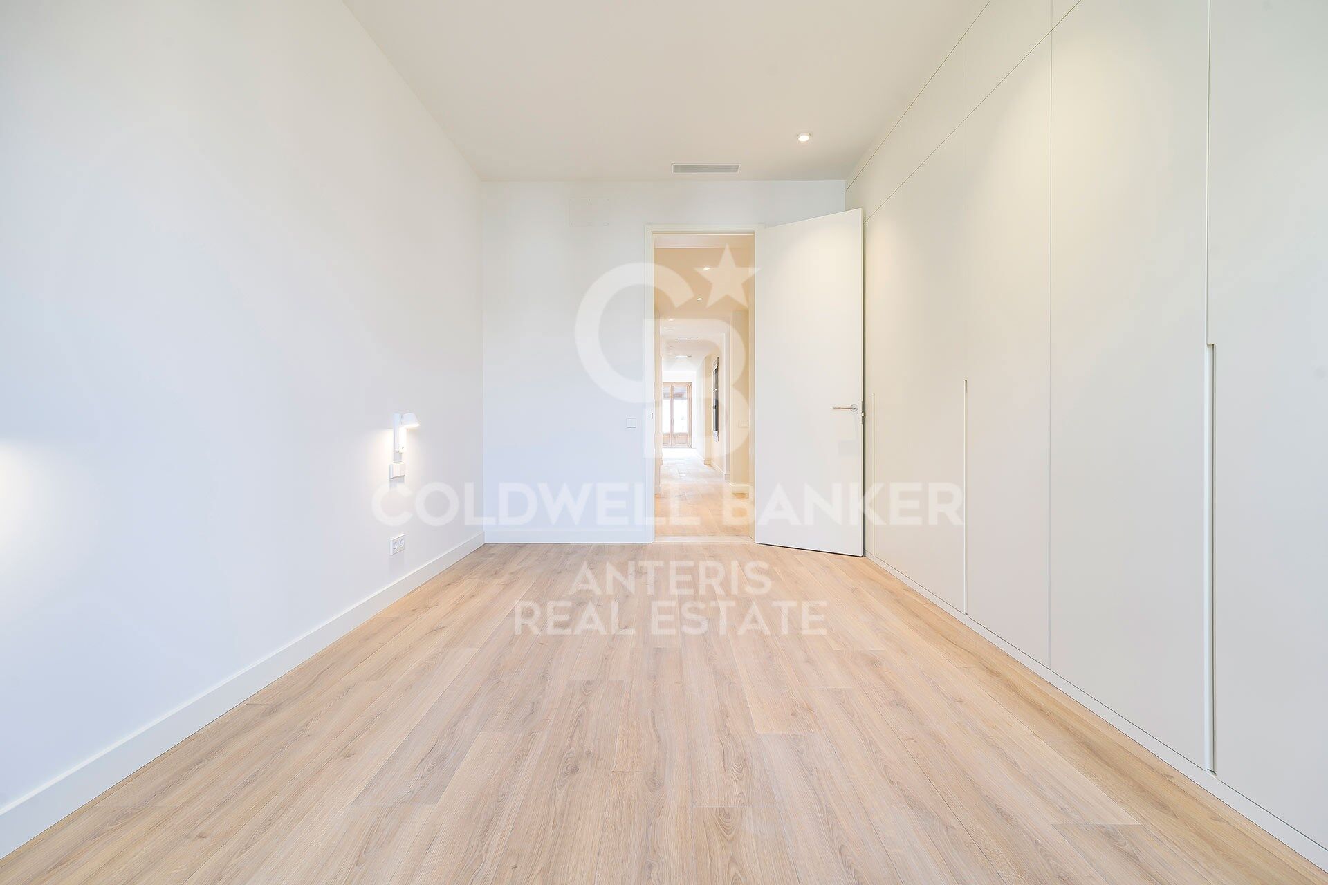 Exclusive penthouse with terrace in Dreta de l'Eixample