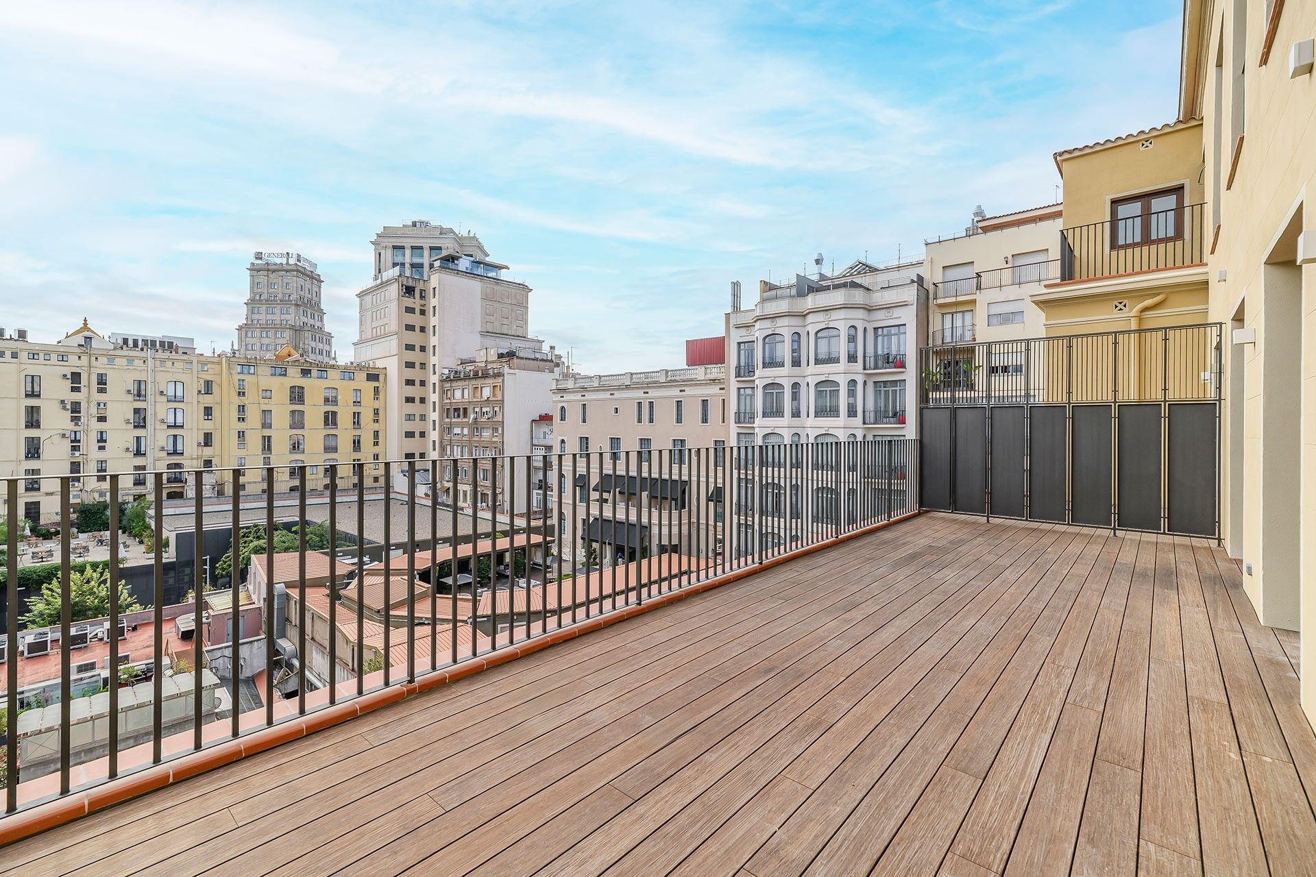 Exclusive penthouse with terrace in Dreta de l'Eixample