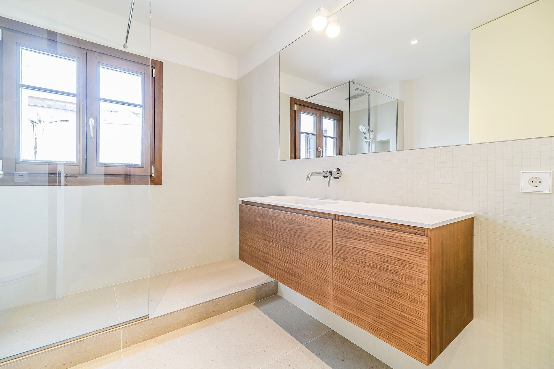 Exclusive penthouse with terrace in Dreta de l'Eixample