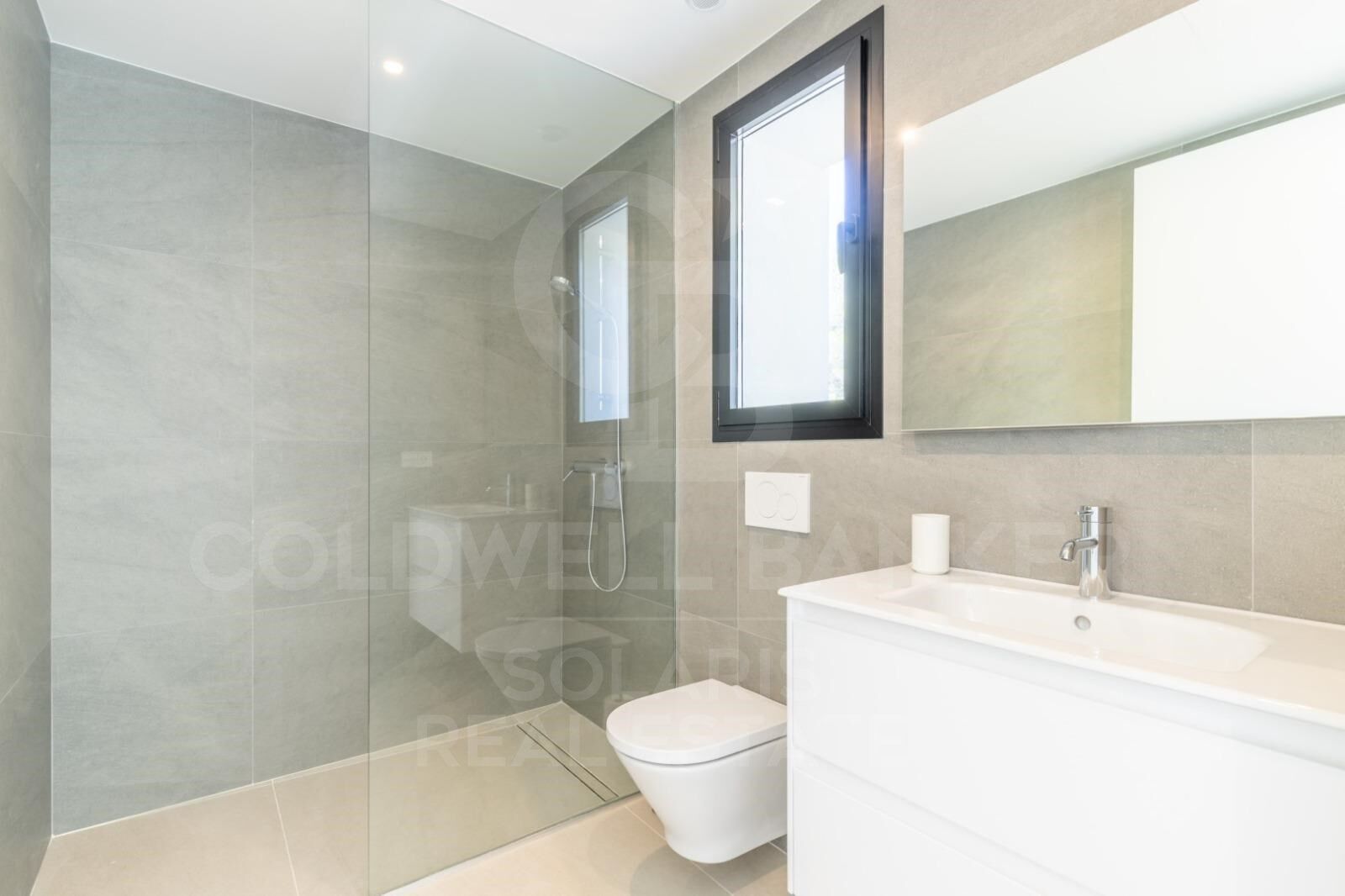 Elegante villa de lujo disponible para alquiler anual en la Urbanización La Cala, Jávea