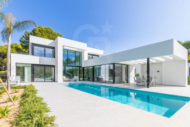 Villa de luxe dans la prestigieuse urbanisation de La Cala de Jávea