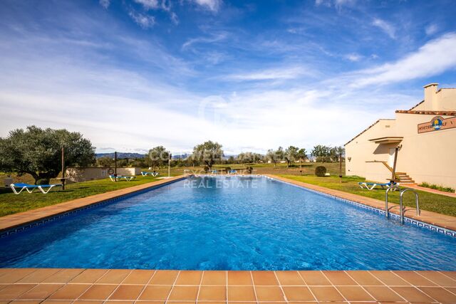 Chalet Adosado en Urb. Panorámica Golf, Sant Jordi - Castellón.