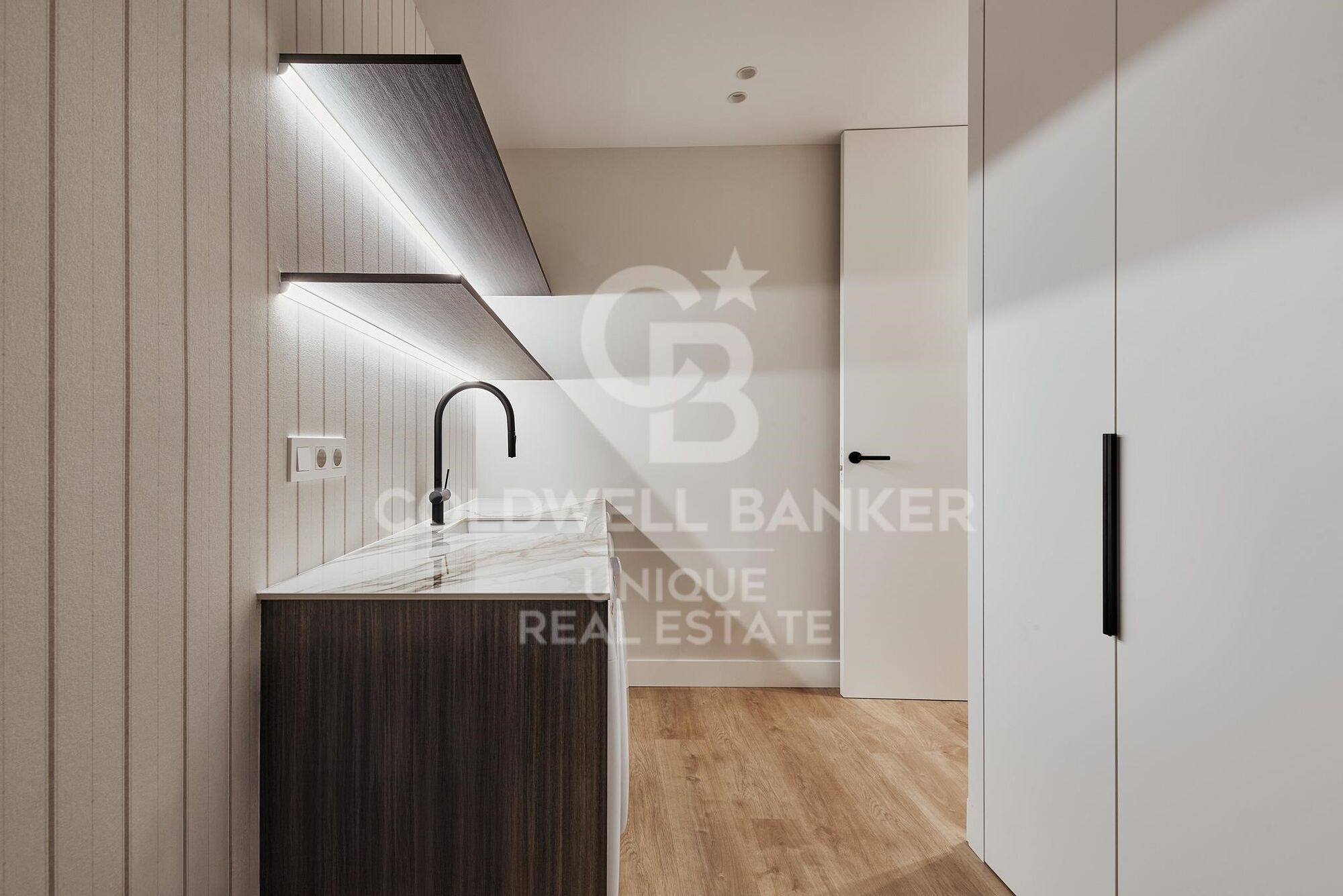 Renovated exterior apartment with 3 bedrooms, terrace and garage in Lista, Madrid