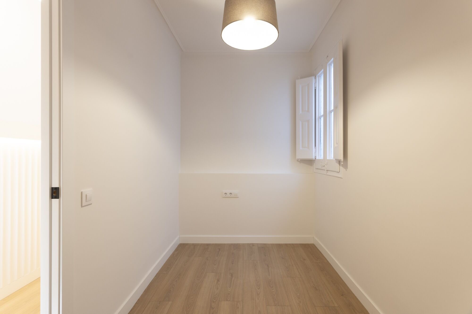 Fully renovated top floor apartment in Quadrat d'or