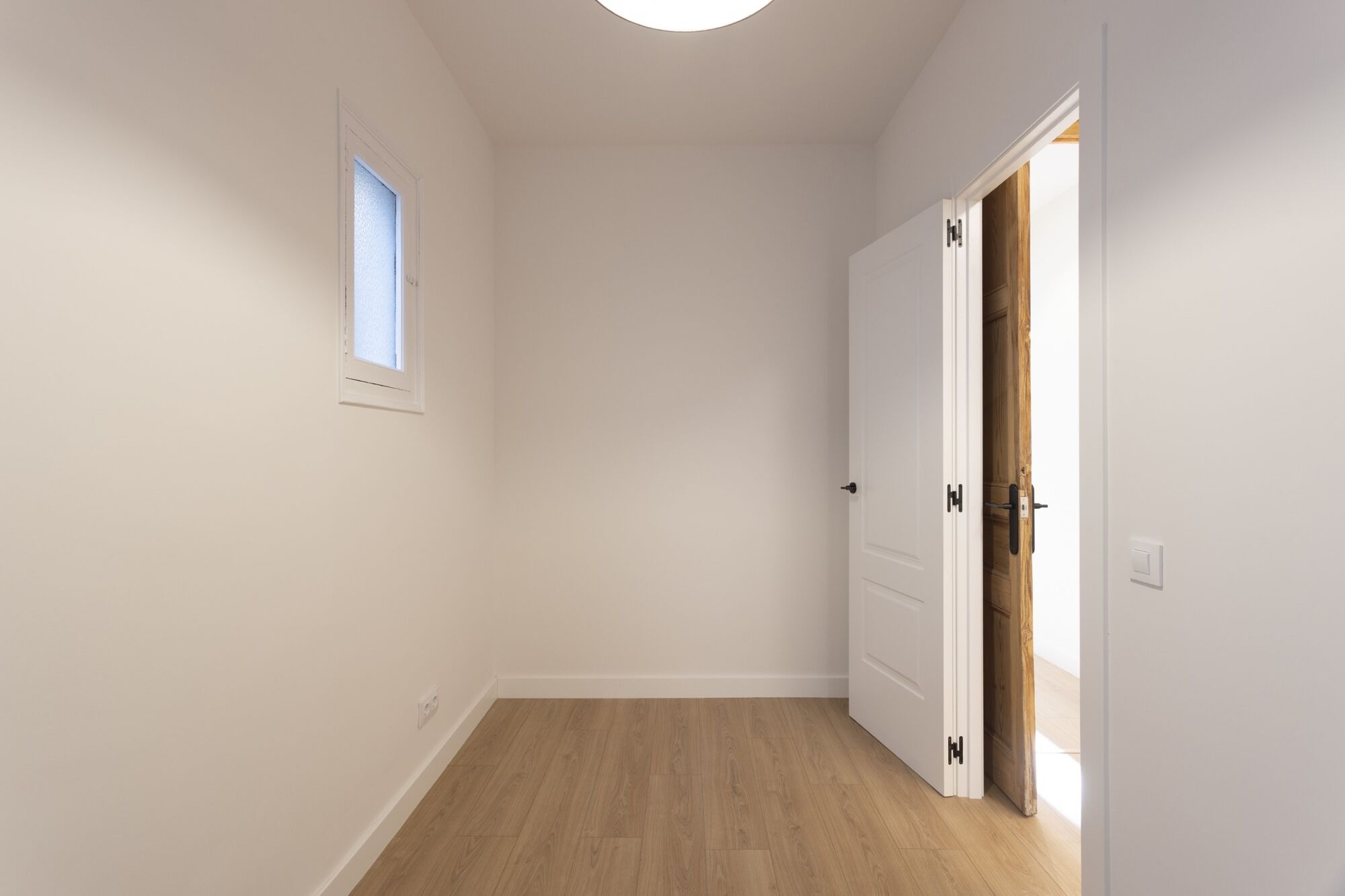 Fully renovated top floor apartment in Quadrat d'or