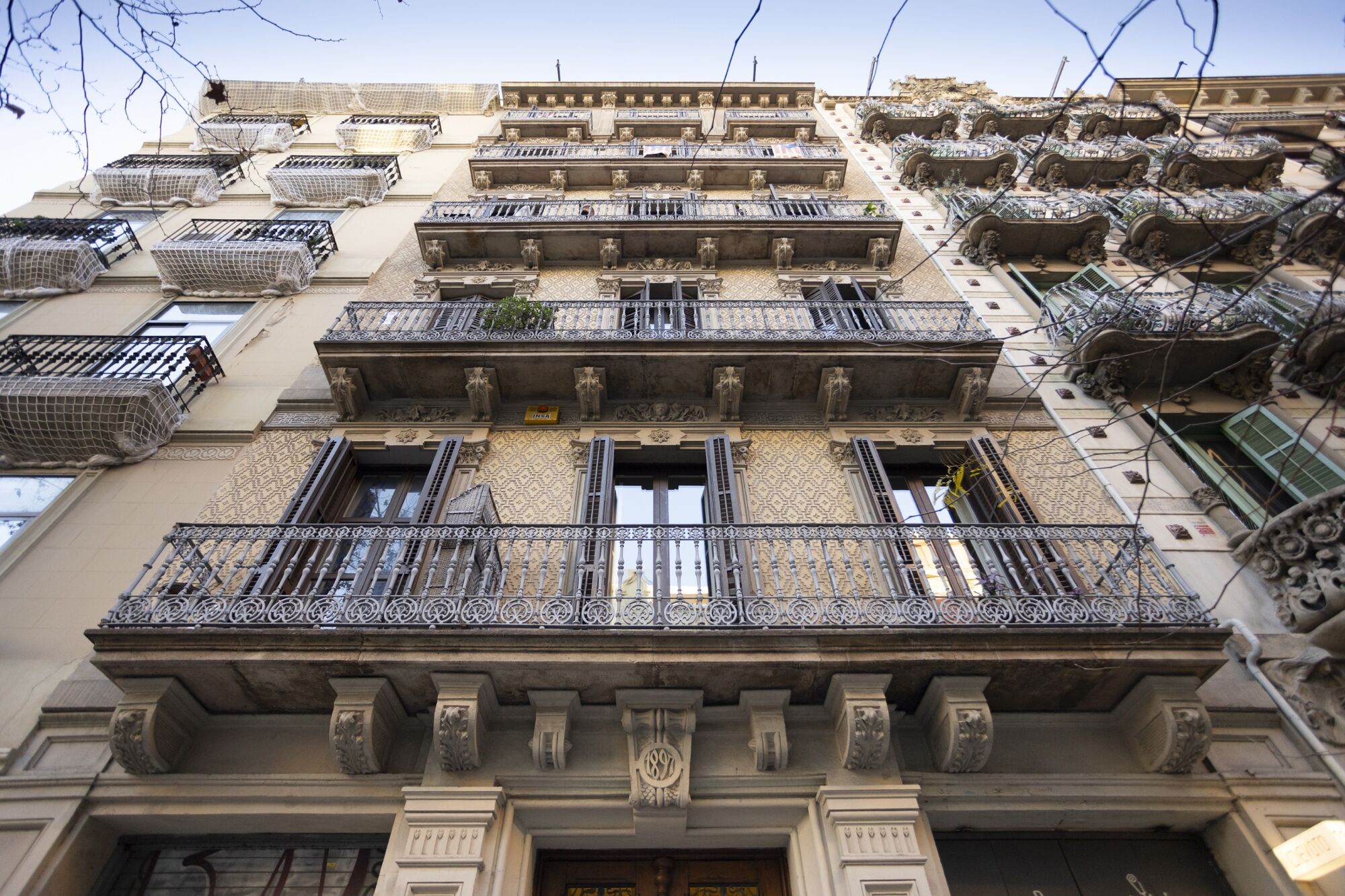 Fully renovated top floor apartment in Quadrat d'or