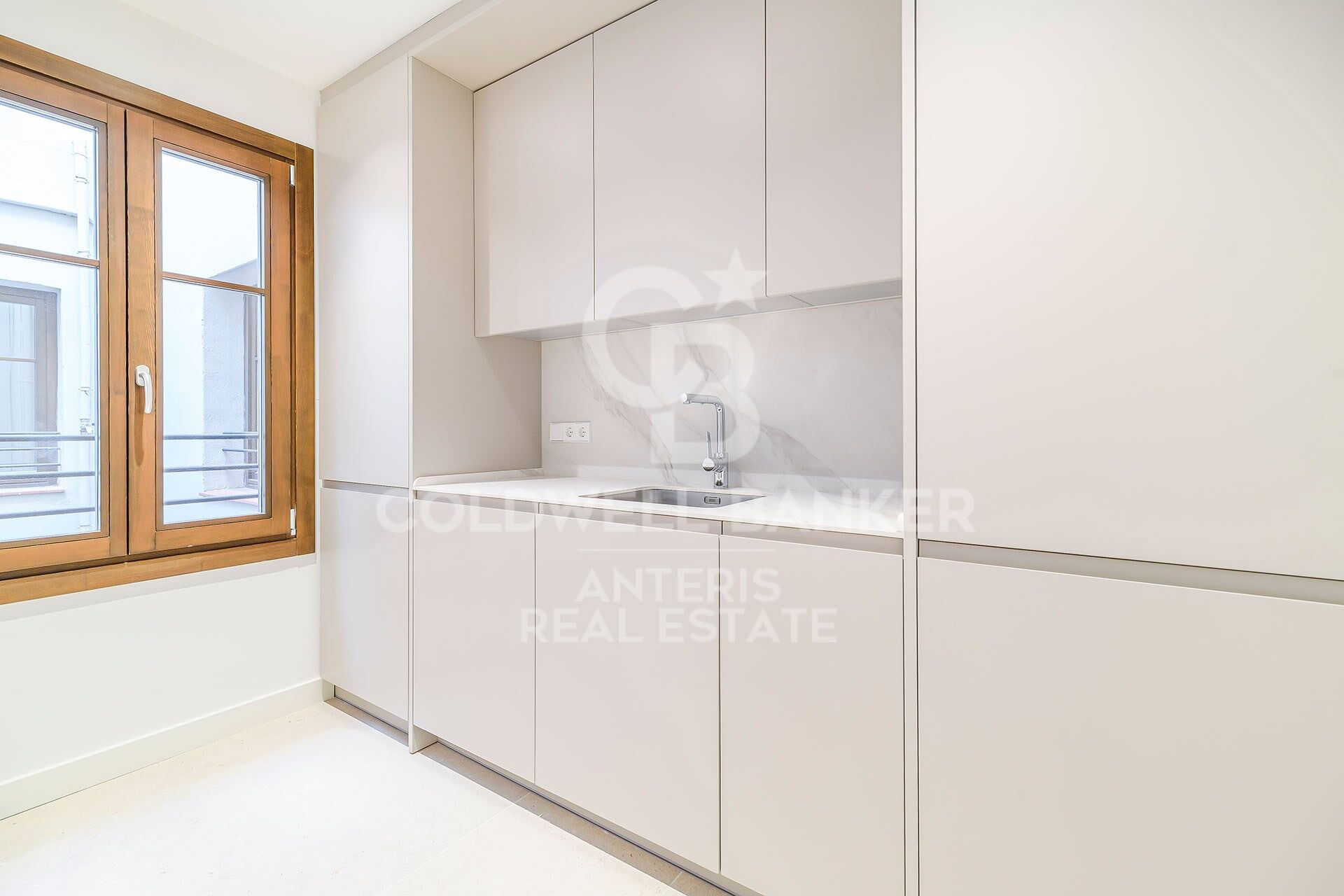 Penthouse with terrace in prime location next to Paseo de Gracia