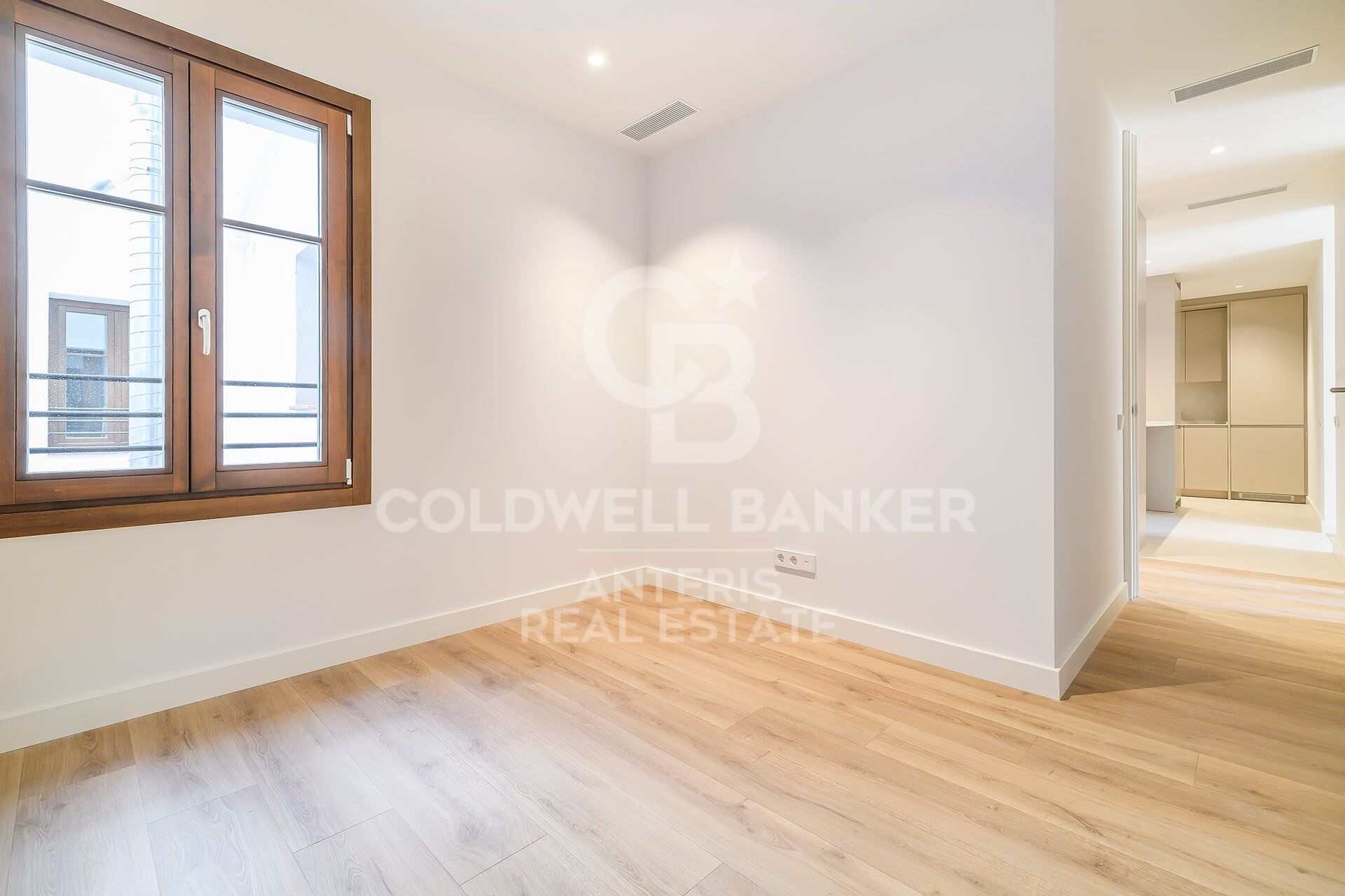 Ático con terraza en ubicación prime junto al Paseo de Gracia