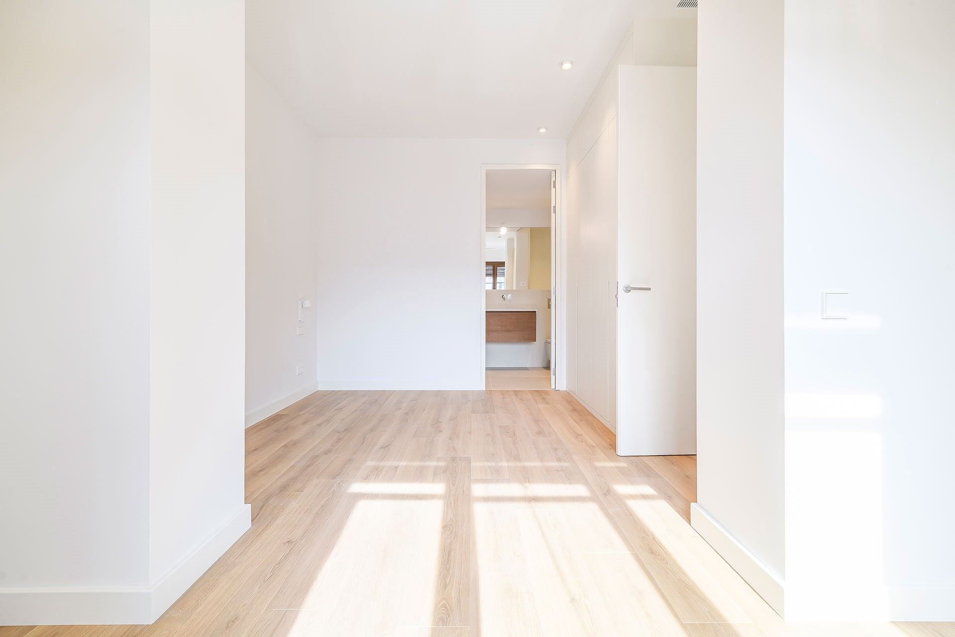 Penthouse with terrace in prime location next to Paseo de Gracia