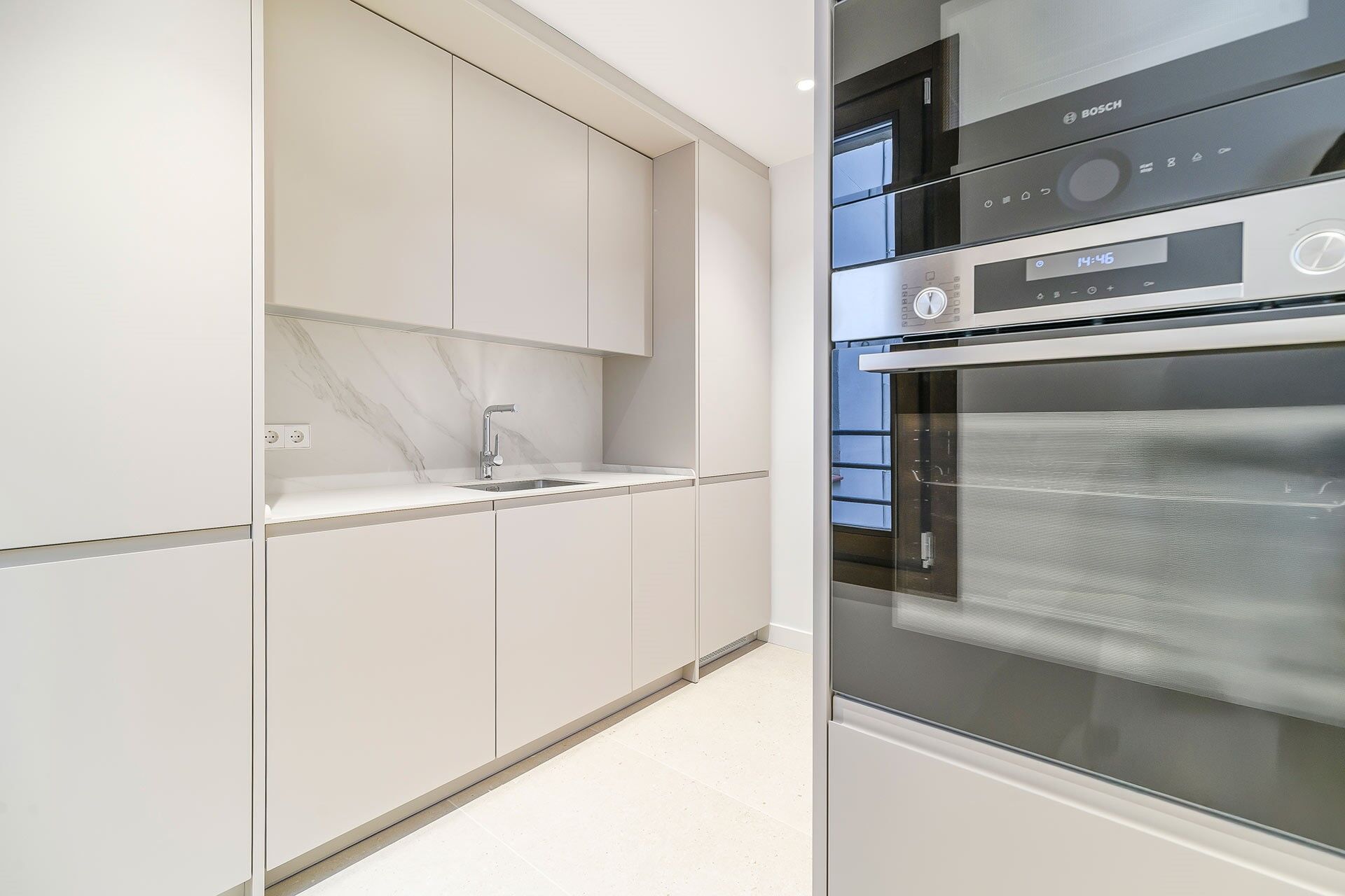 Penthouse with terrace in prime location next to Paseo de Gracia