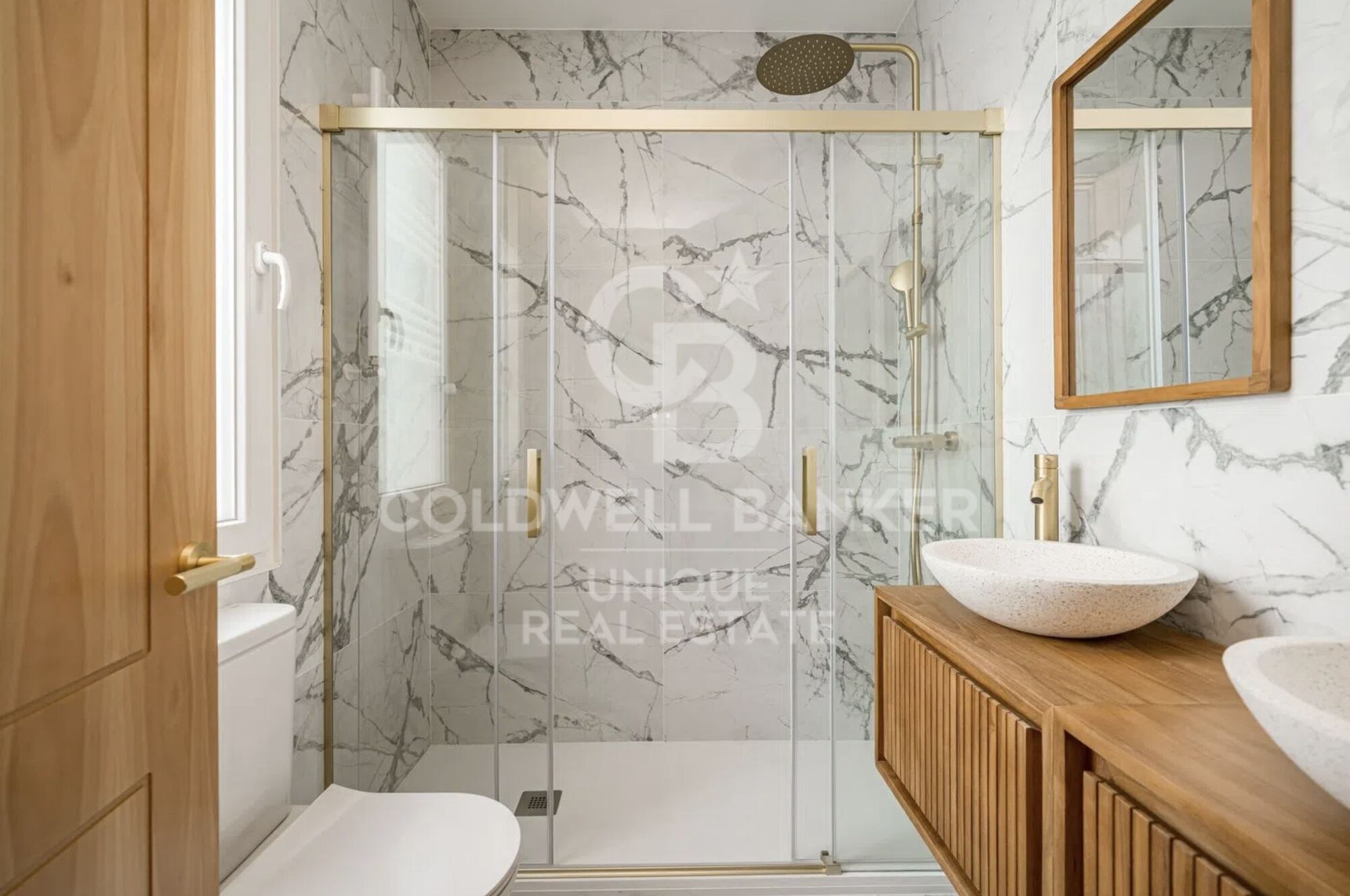 Two-bedroom penthouse with terrace in Goya, Madrid