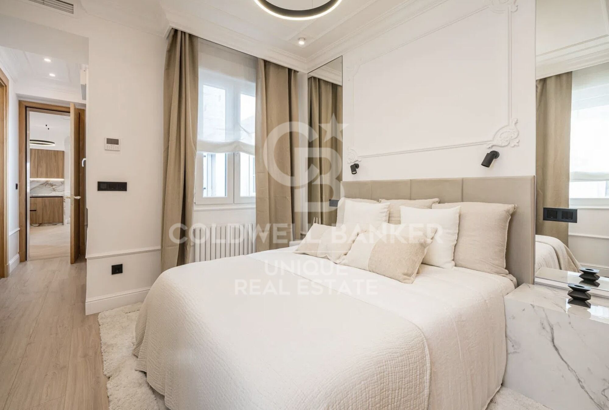 Two-bedroom penthouse with terrace in Goya, Madrid