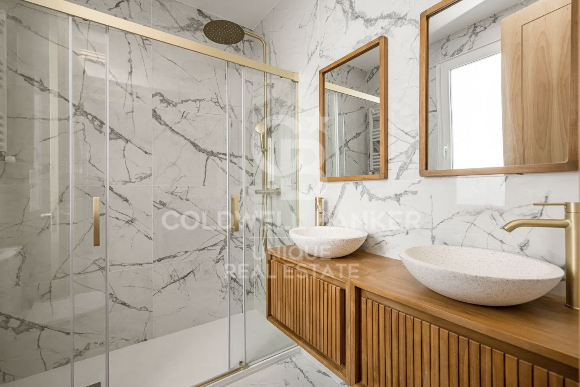 Two-bedroom penthouse with terrace in Goya, Madrid