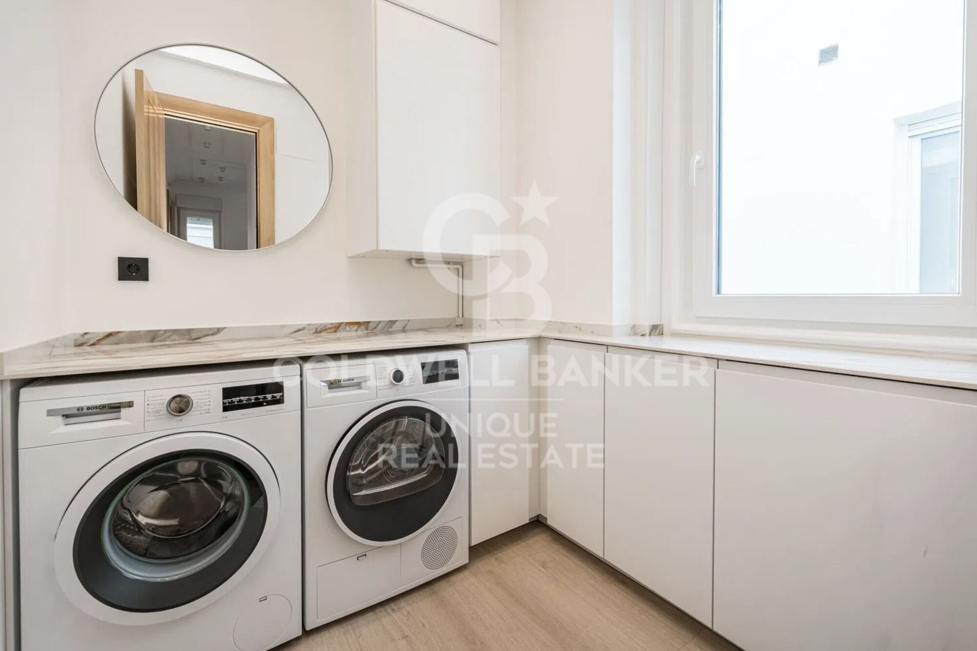 Two-bedroom penthouse with terrace in Goya, Madrid