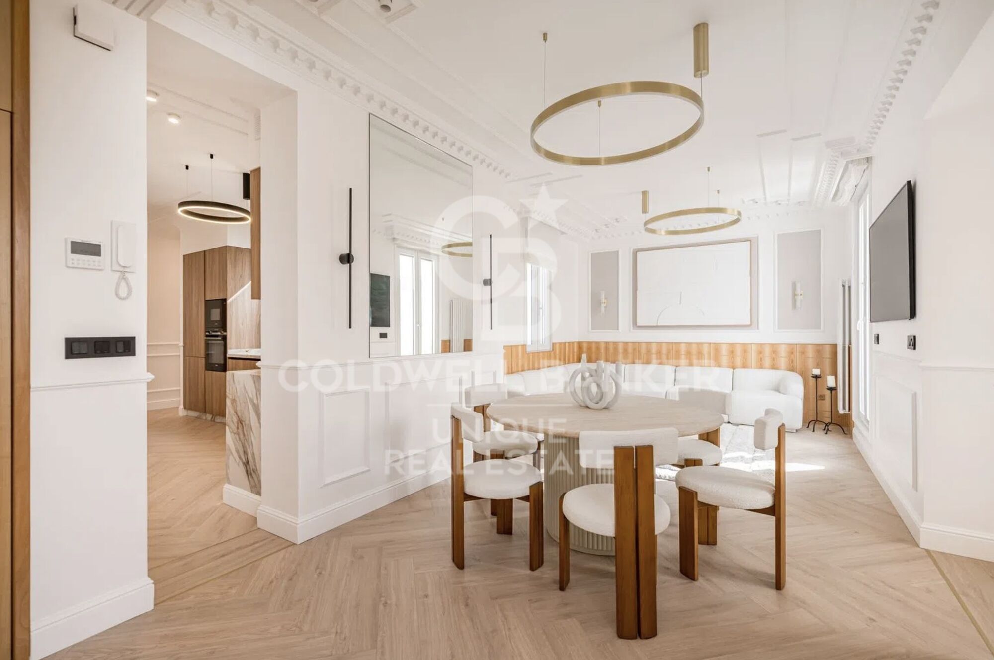 Two-bedroom penthouse with terrace in Goya, Madrid