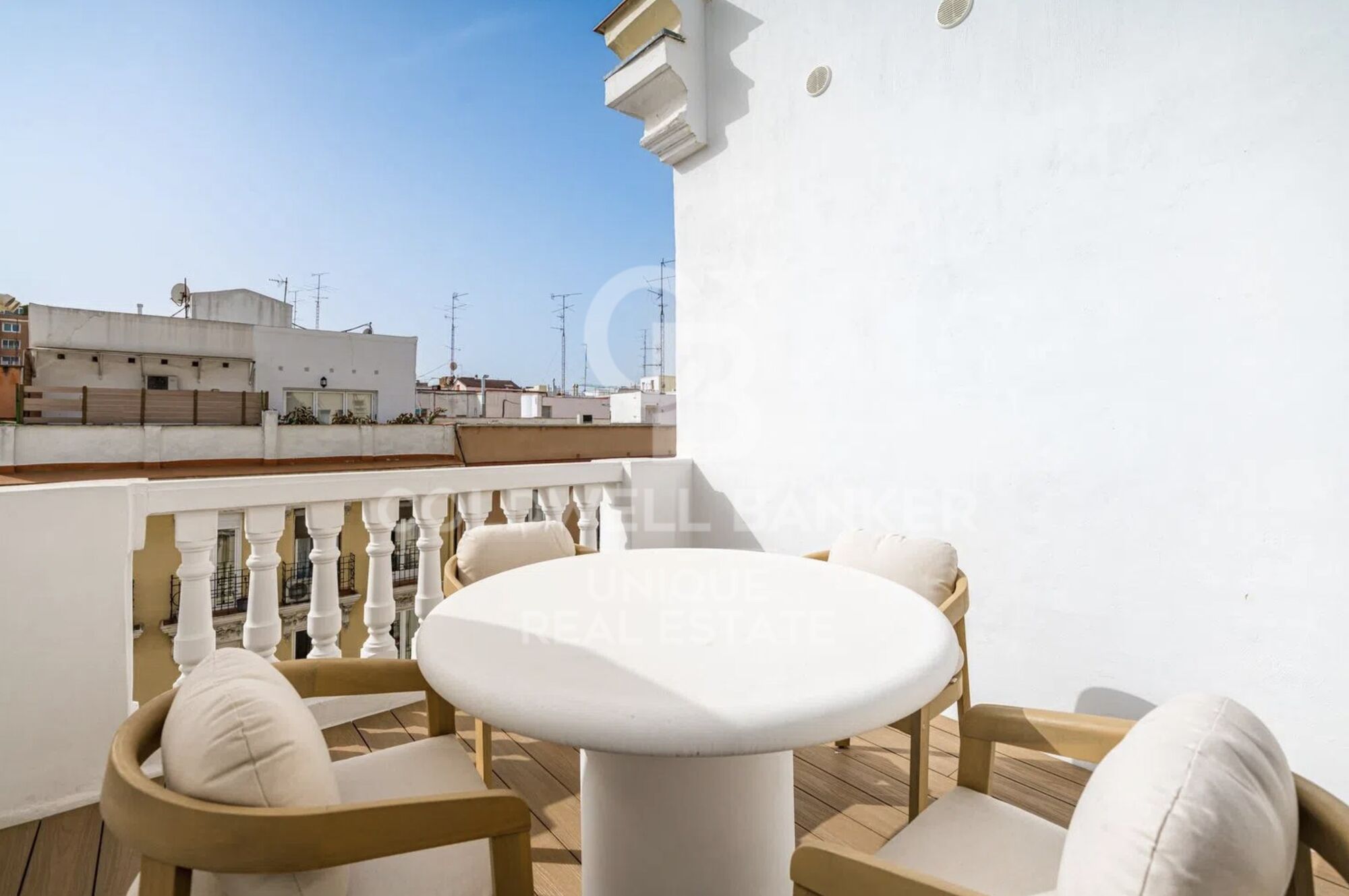 Two-bedroom penthouse with terrace in Goya, Madrid