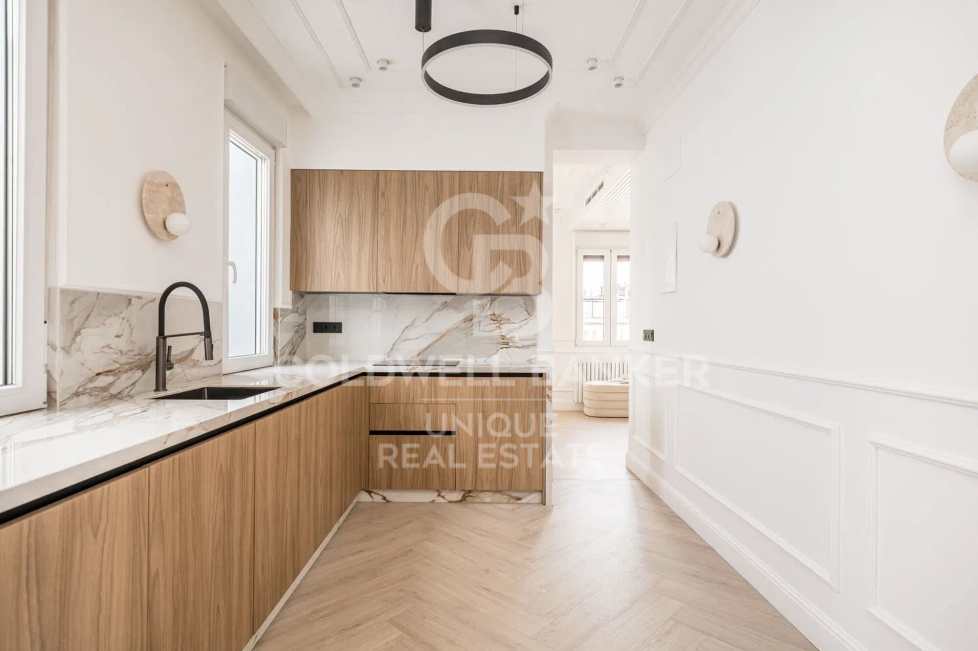 Two-bedroom penthouse with terrace in Goya, Madrid