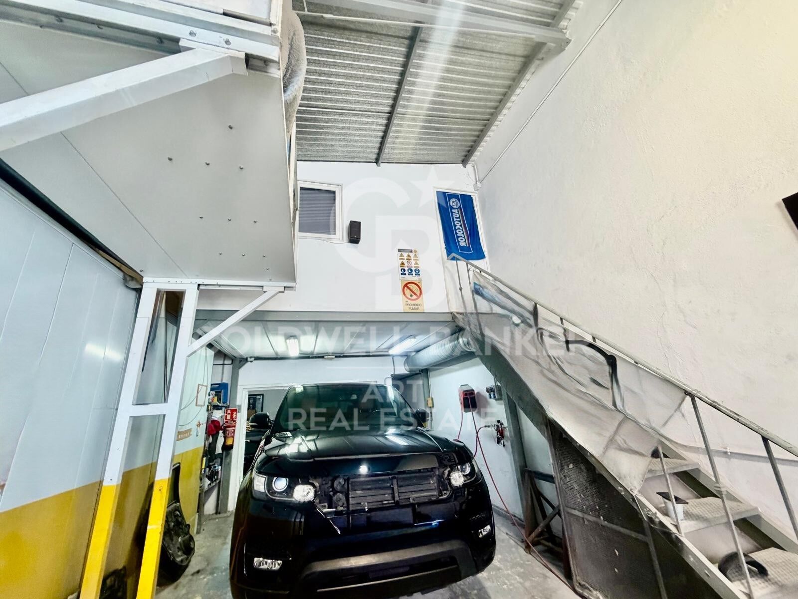 Transfer of a Fully Equipped Bodywork and Paint Business in Nueva Andalucía