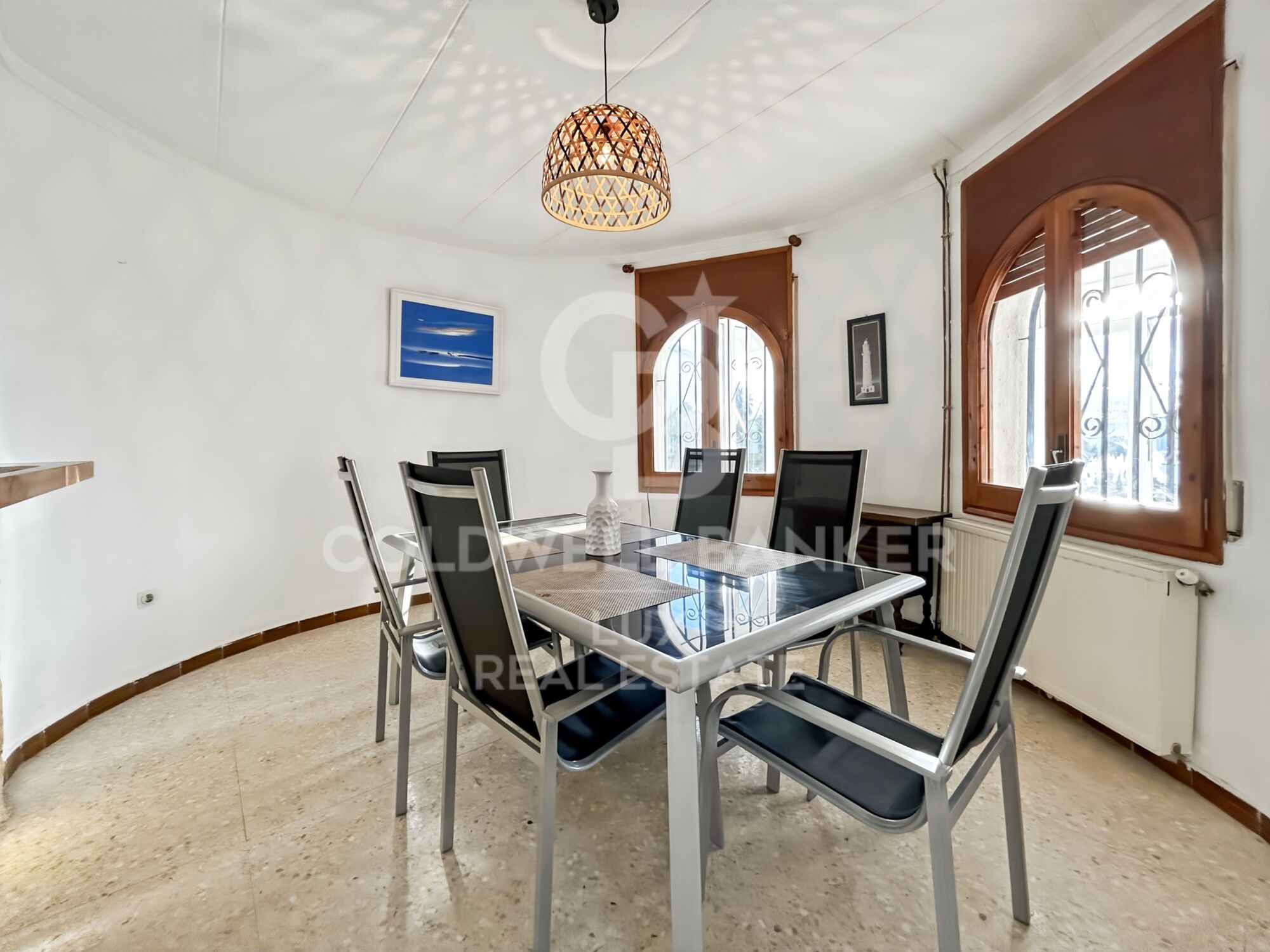 Casa con amarre y vistas al canal para reformar en Empuriabrava