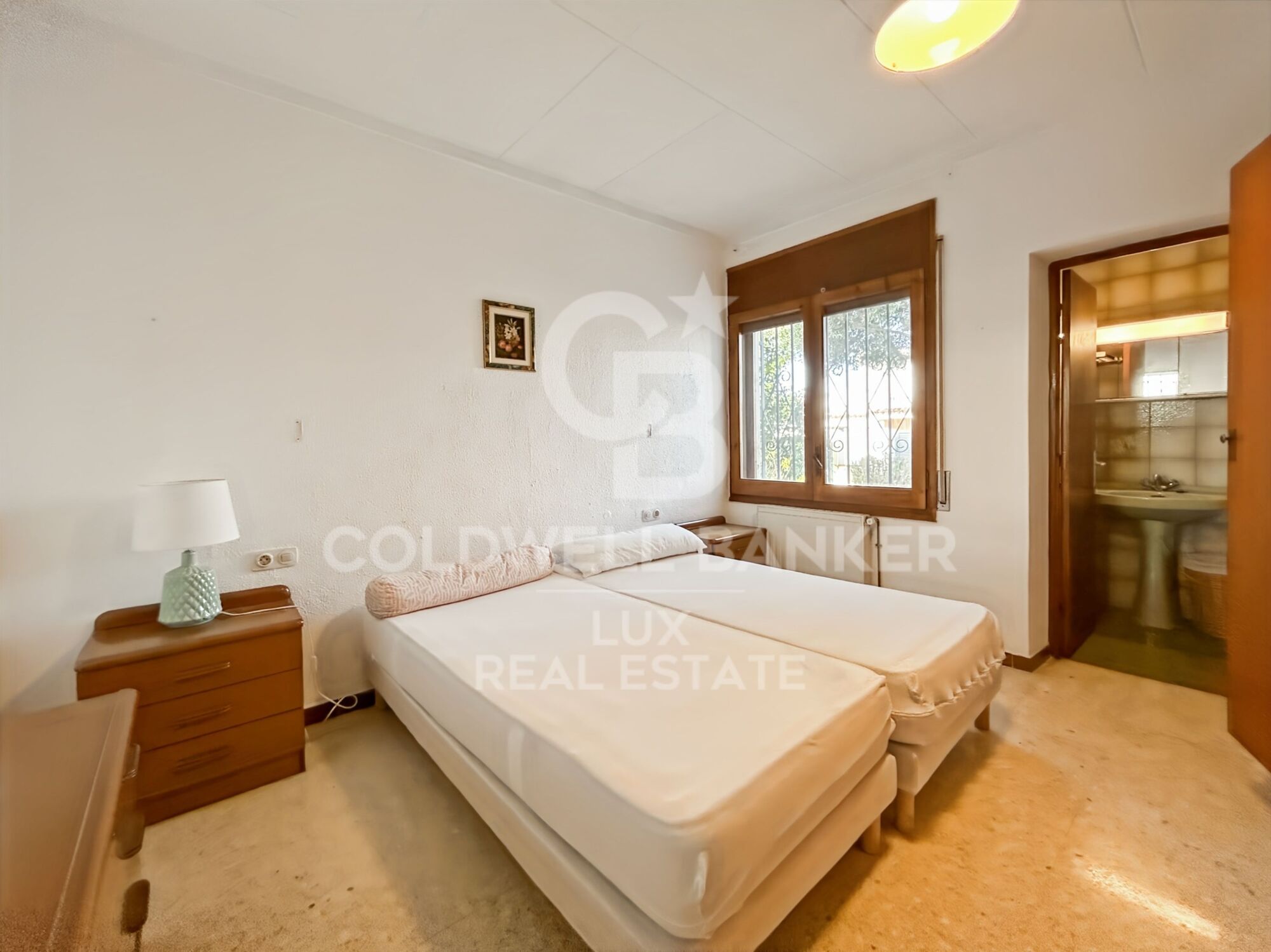 Haus mit Liegeplatz und Blick auf den Kanal wird in Empuriabrava renoviert