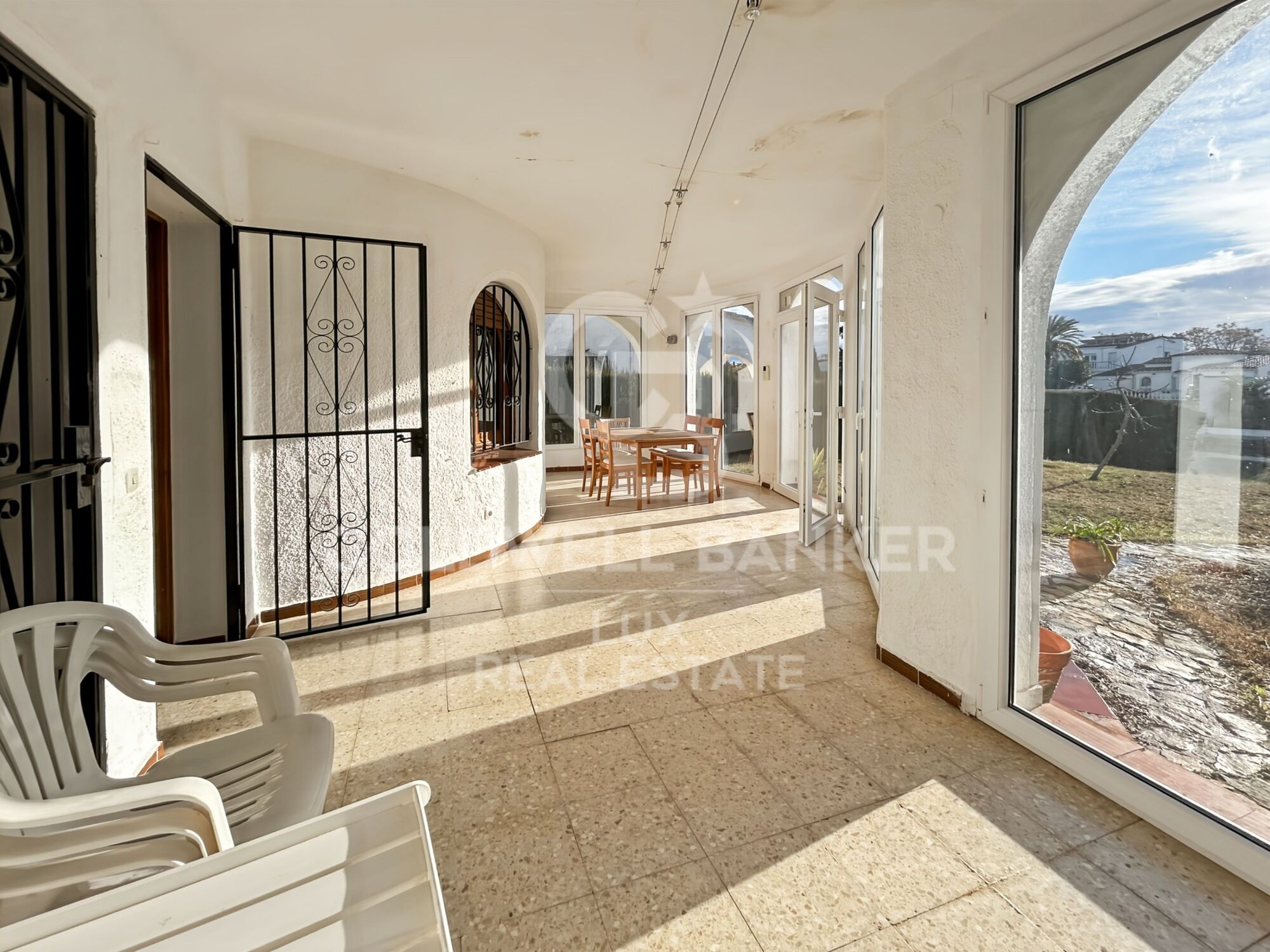 Maison avec amarre et vue canal à rénover à Empuriabrava