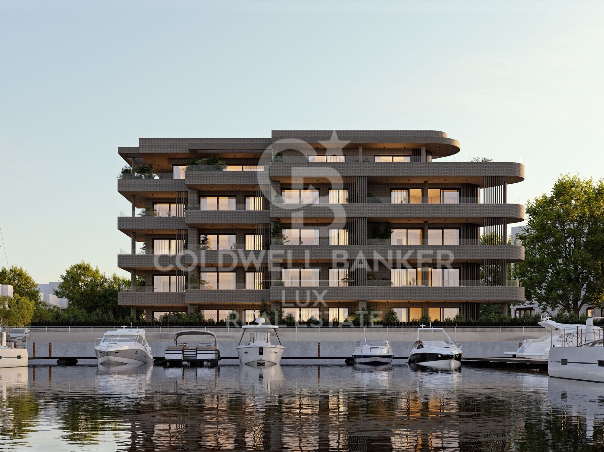 Apartment with 3 bedrooms and large terrace facing the canal, Roses