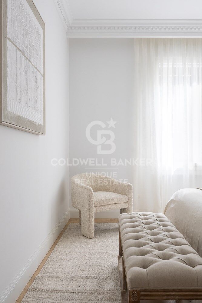 Renovated 4-bedroom flat with terrace in the exclusive neighbourhood of Recoletos, Madrid