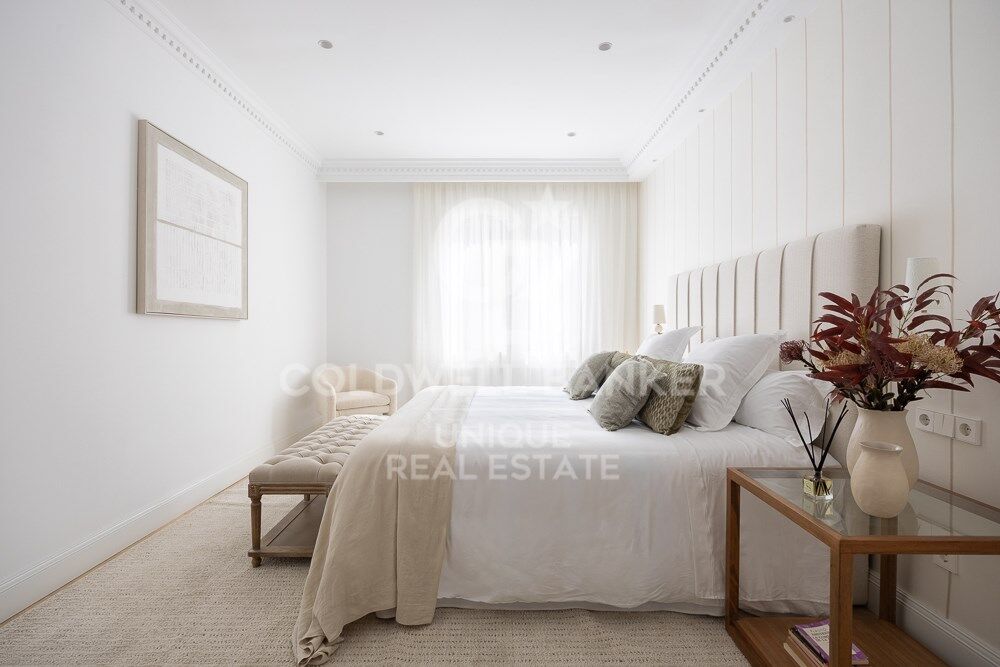 Renovated 4-bedroom flat with terrace in the exclusive neighbourhood of Recoletos, Madrid