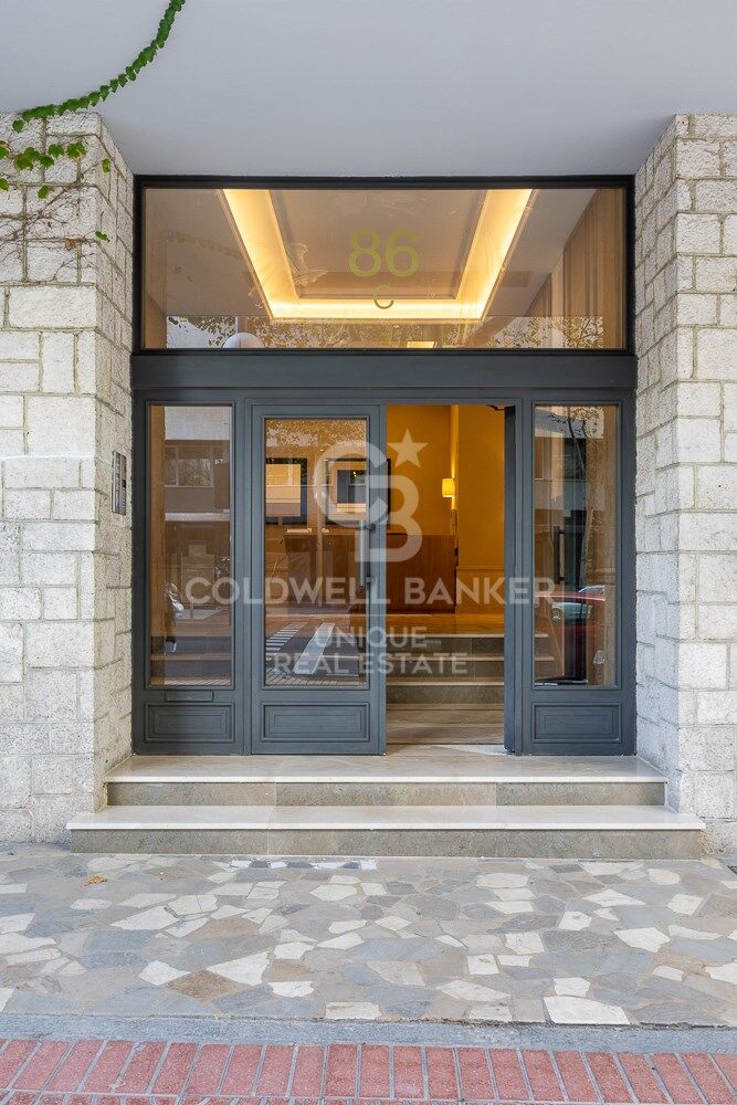 Appartement rénové de 4 chambres avec terrasse dans le quartier exclusif de Recoletos, Madrid
