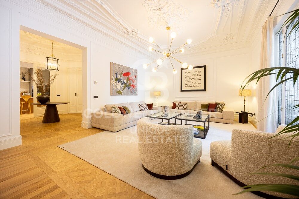 Appartement rénové de 4 chambres avec terrasse dans le quartier exclusif de Recoletos, Madrid