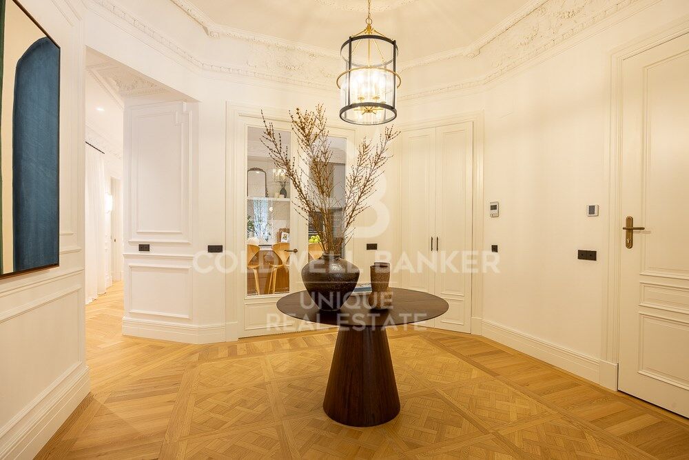 Appartement rénové de 4 chambres avec terrasse dans le quartier exclusif de Recoletos, Madrid