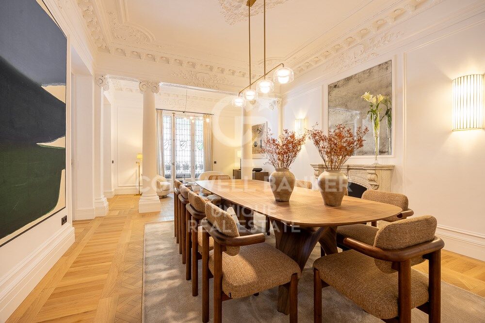 Appartement rénové de 4 chambres avec terrasse dans le quartier exclusif de Recoletos, Madrid