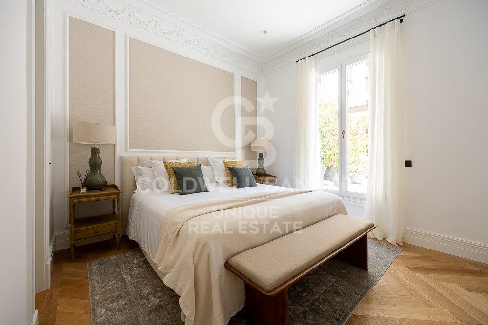 Appartement rénové de 4 chambres avec terrasse dans le quartier exclusif de Recoletos, Madrid