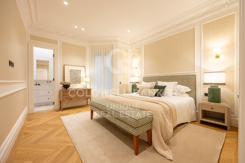 Appartement rénové de 4 chambres avec terrasse dans le quartier exclusif de Recoletos, Madrid