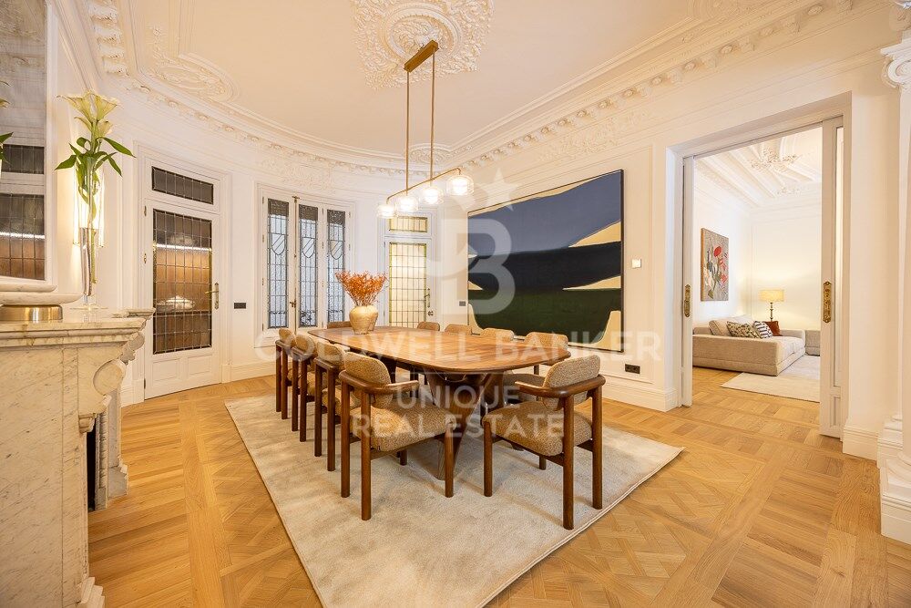 Appartement rénové de 4 chambres avec terrasse dans le quartier exclusif de Recoletos, Madrid
