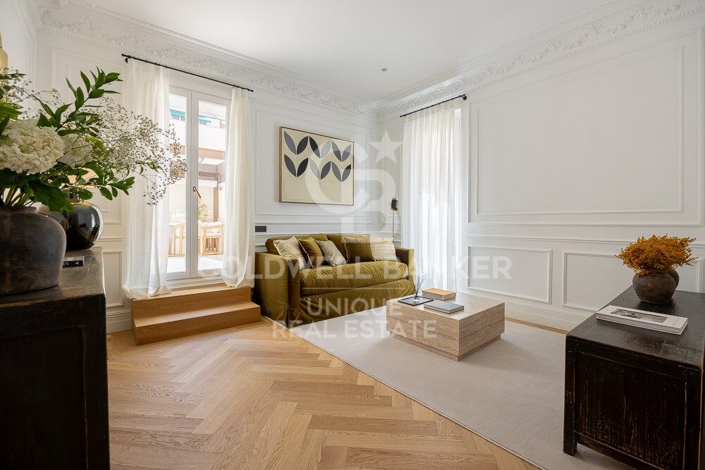 Appartement rénové de 4 chambres avec terrasse dans le quartier exclusif de Recoletos, Madrid