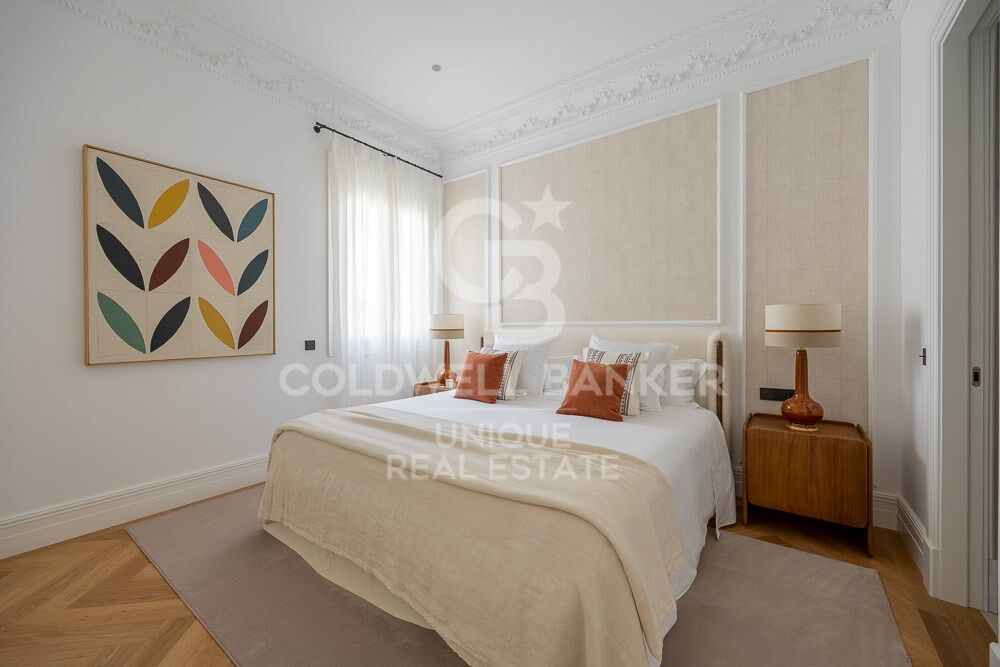 Appartement rénové de 4 chambres avec terrasse dans le quartier exclusif de Recoletos, Madrid